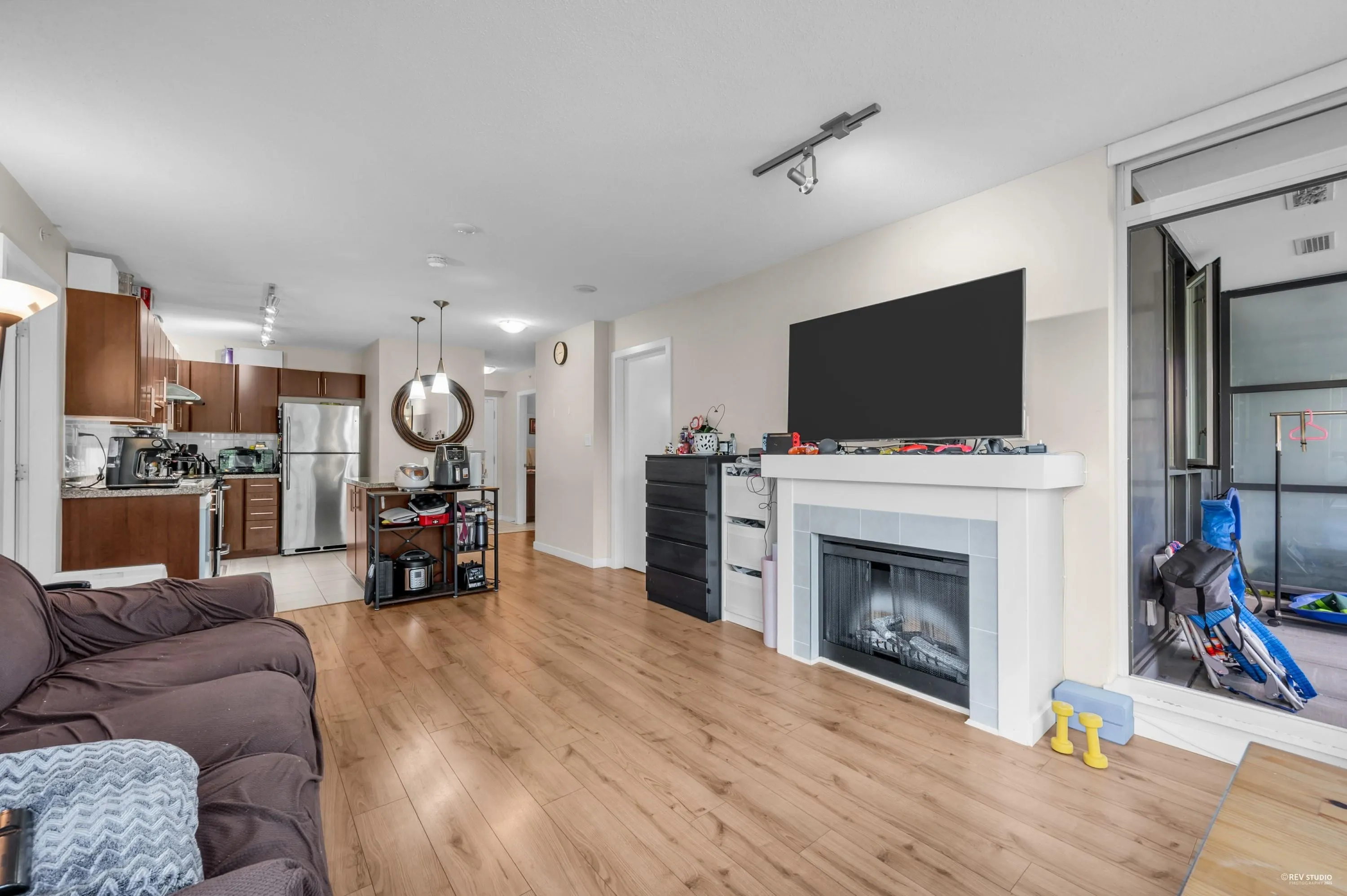 303 1178 Heffley Crescent