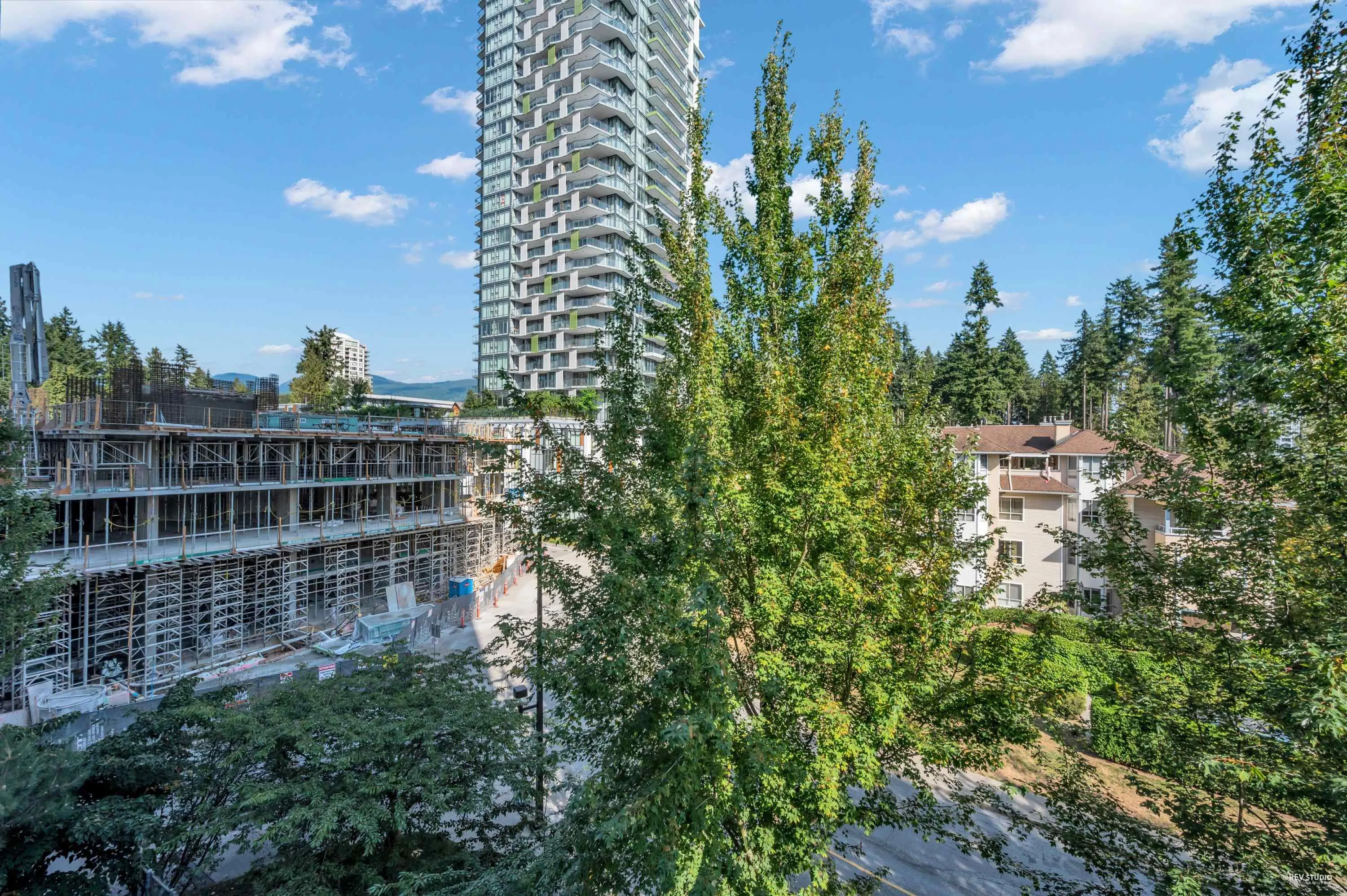303 1178 Heffley Crescent