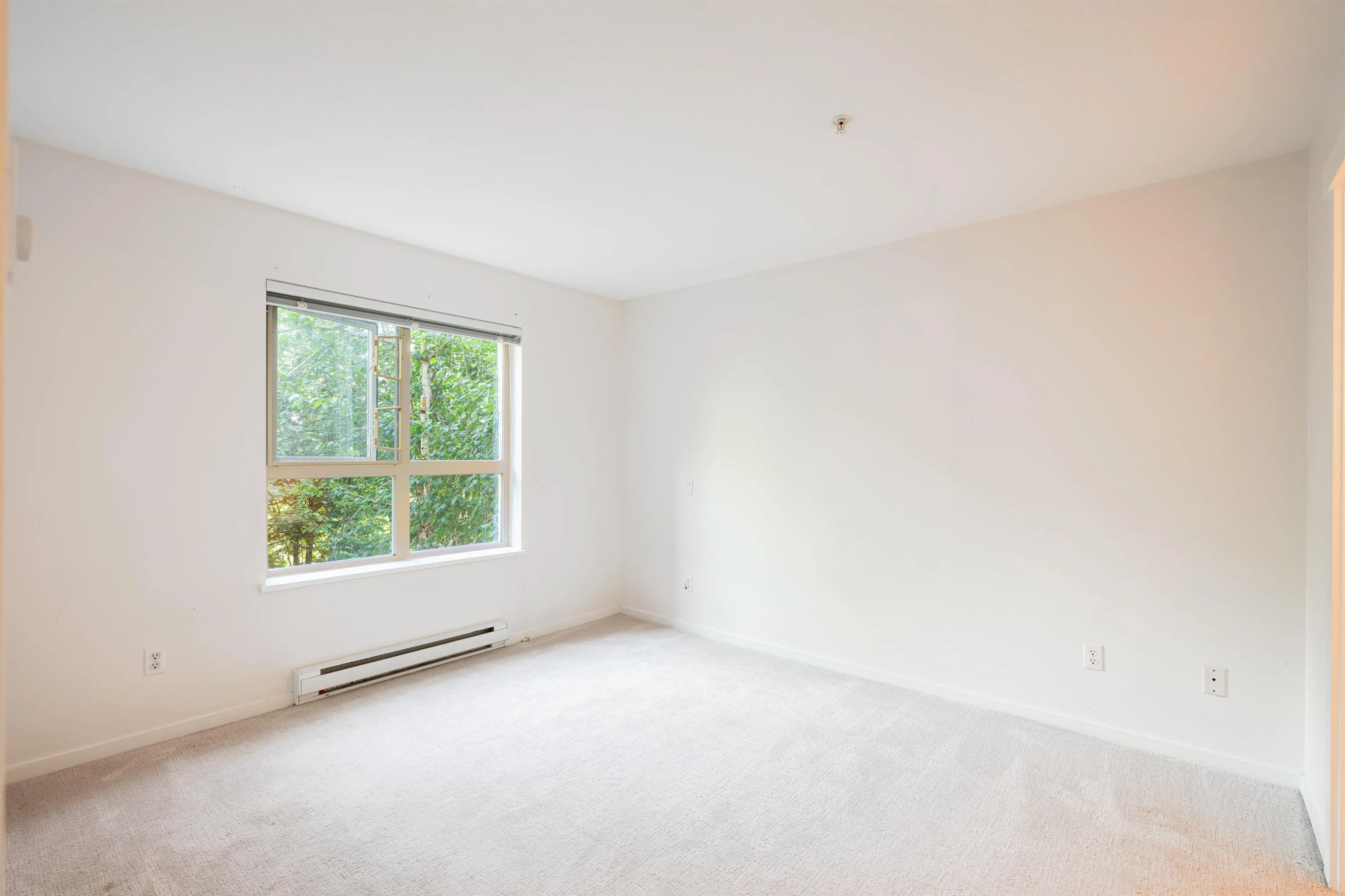 203 9329 University Crescent