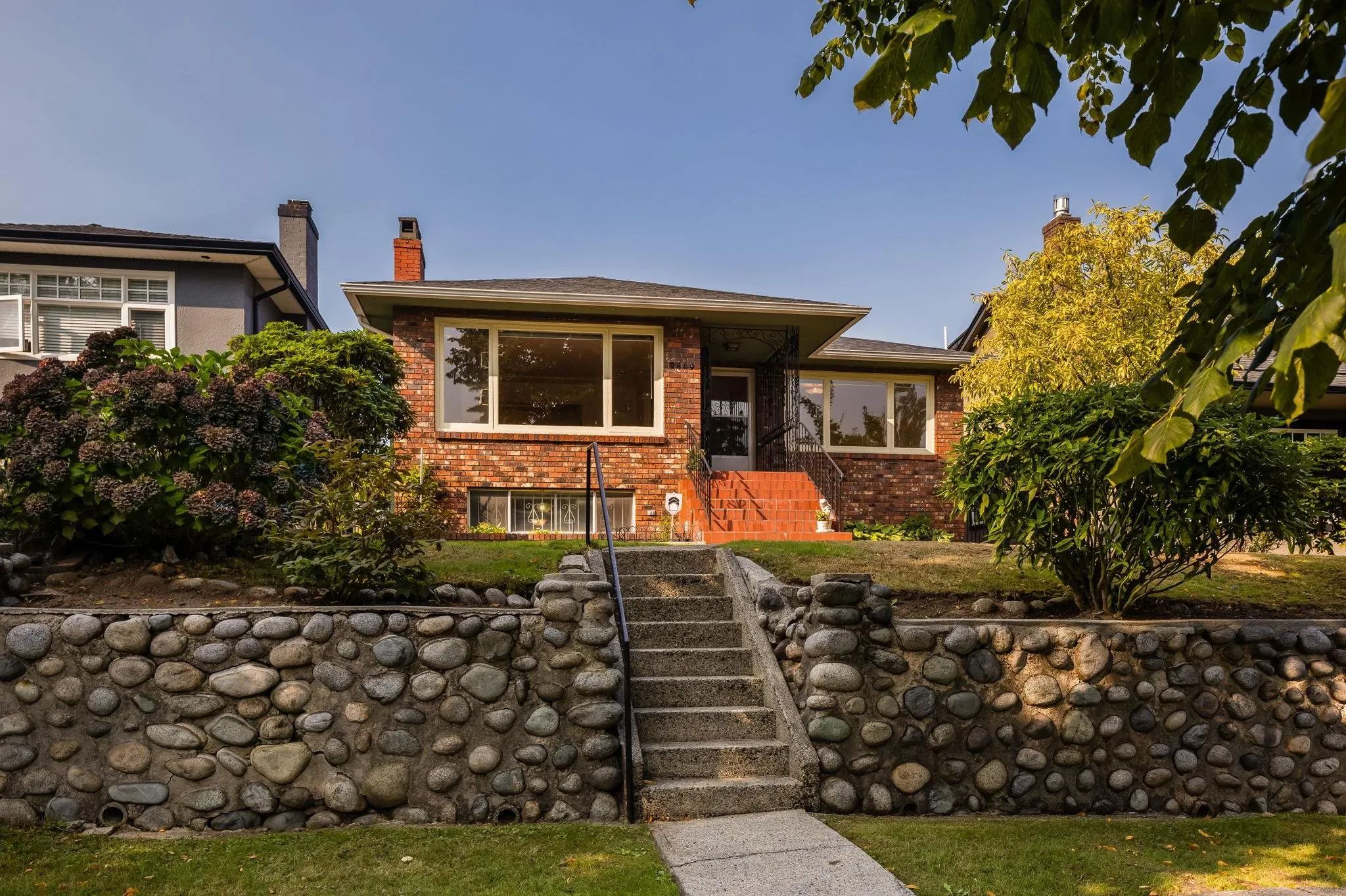 2869 Venables Street
