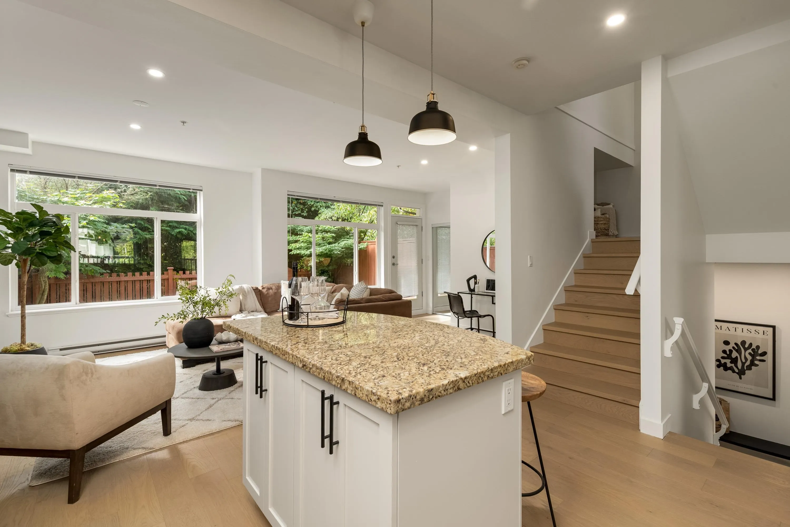 41 40632 Government Road