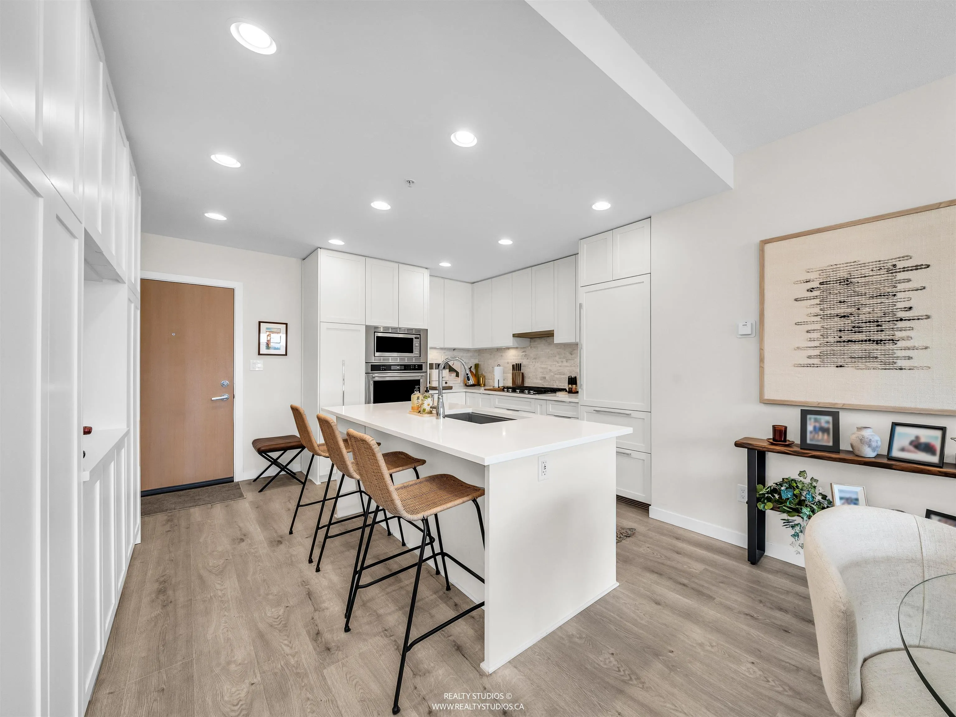 406 3873 Cates Landing Way