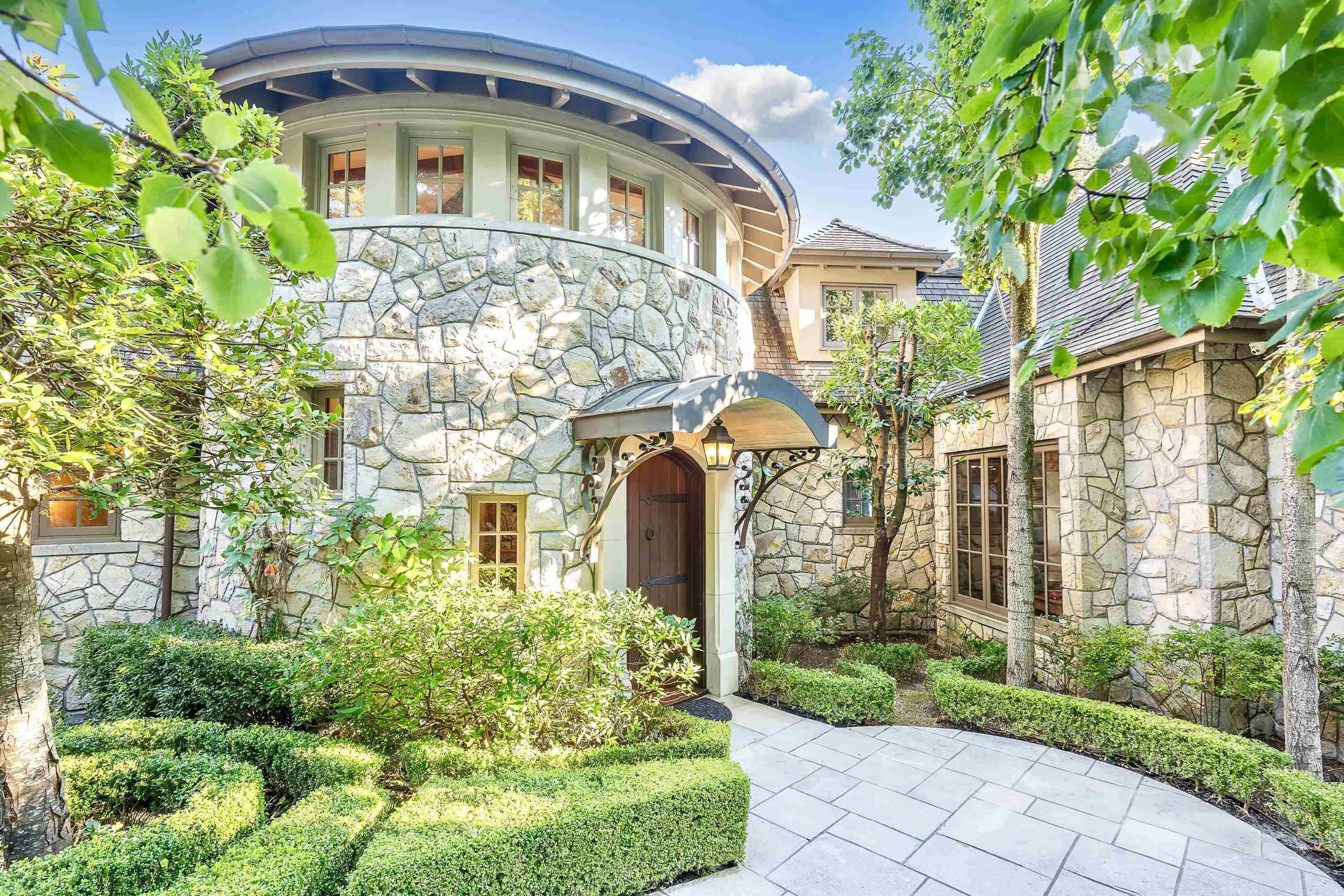 4672 Clovelly Walk