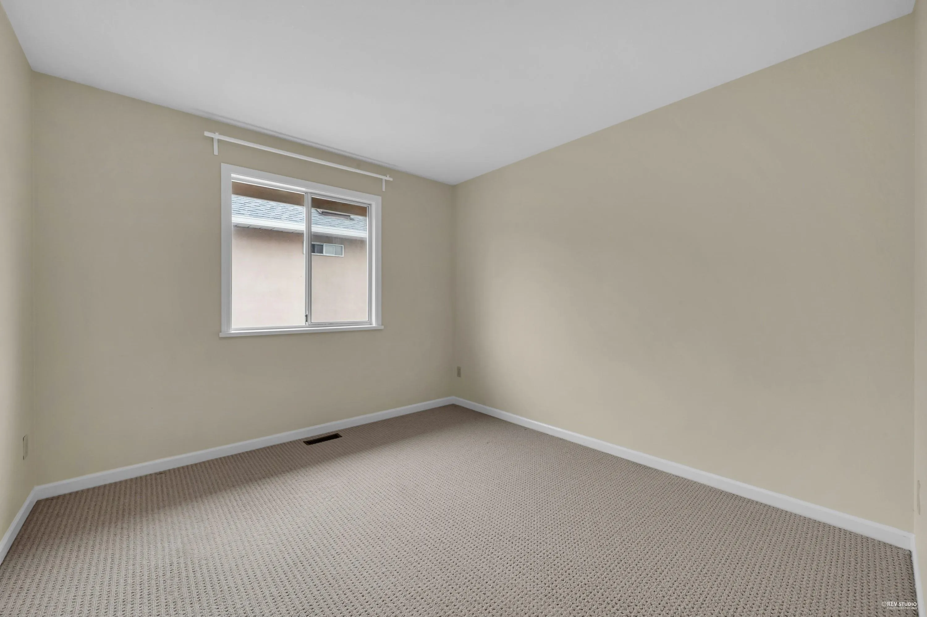 1830 Walnut Crescent