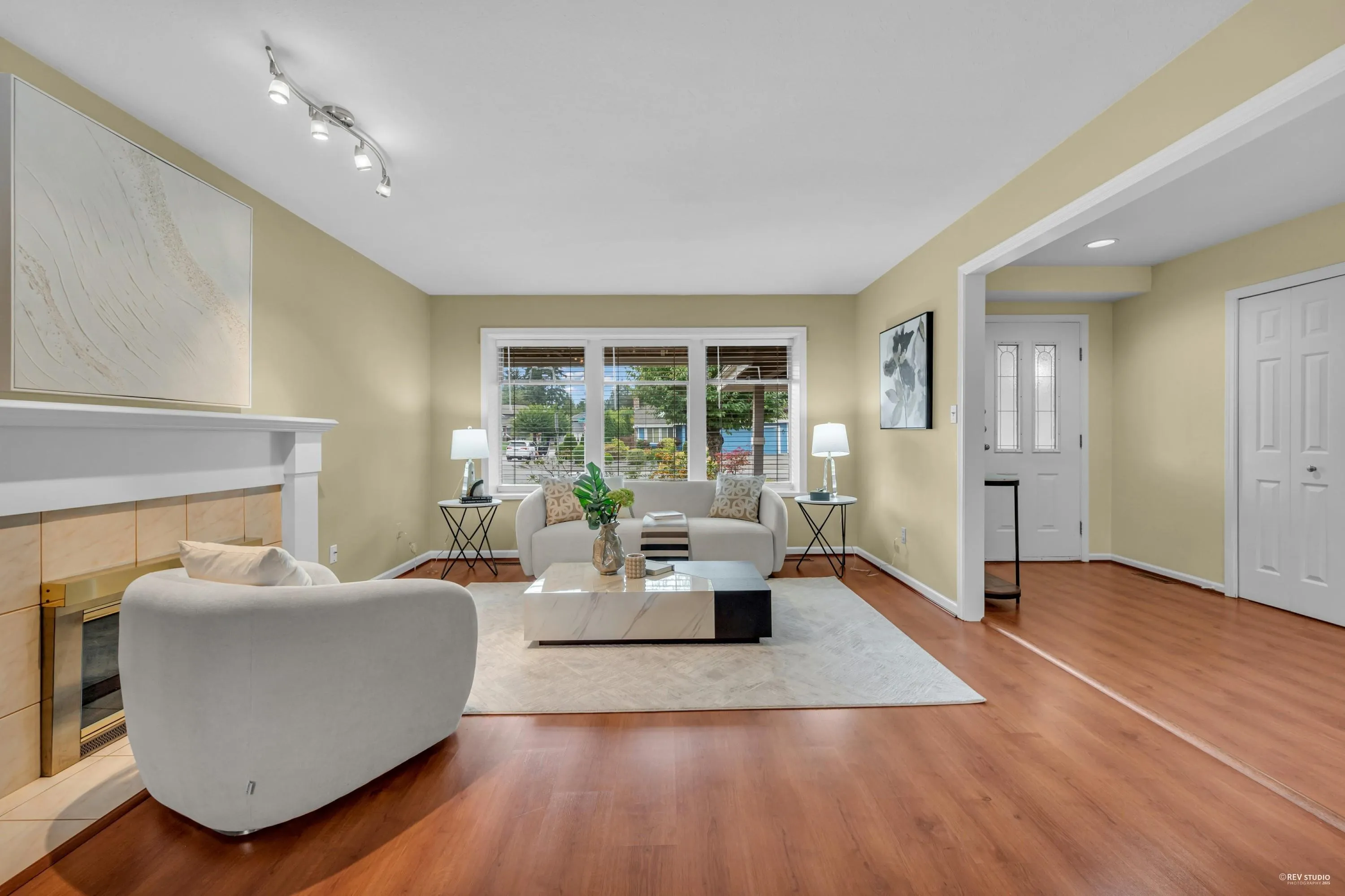 1830 Walnut Crescent
