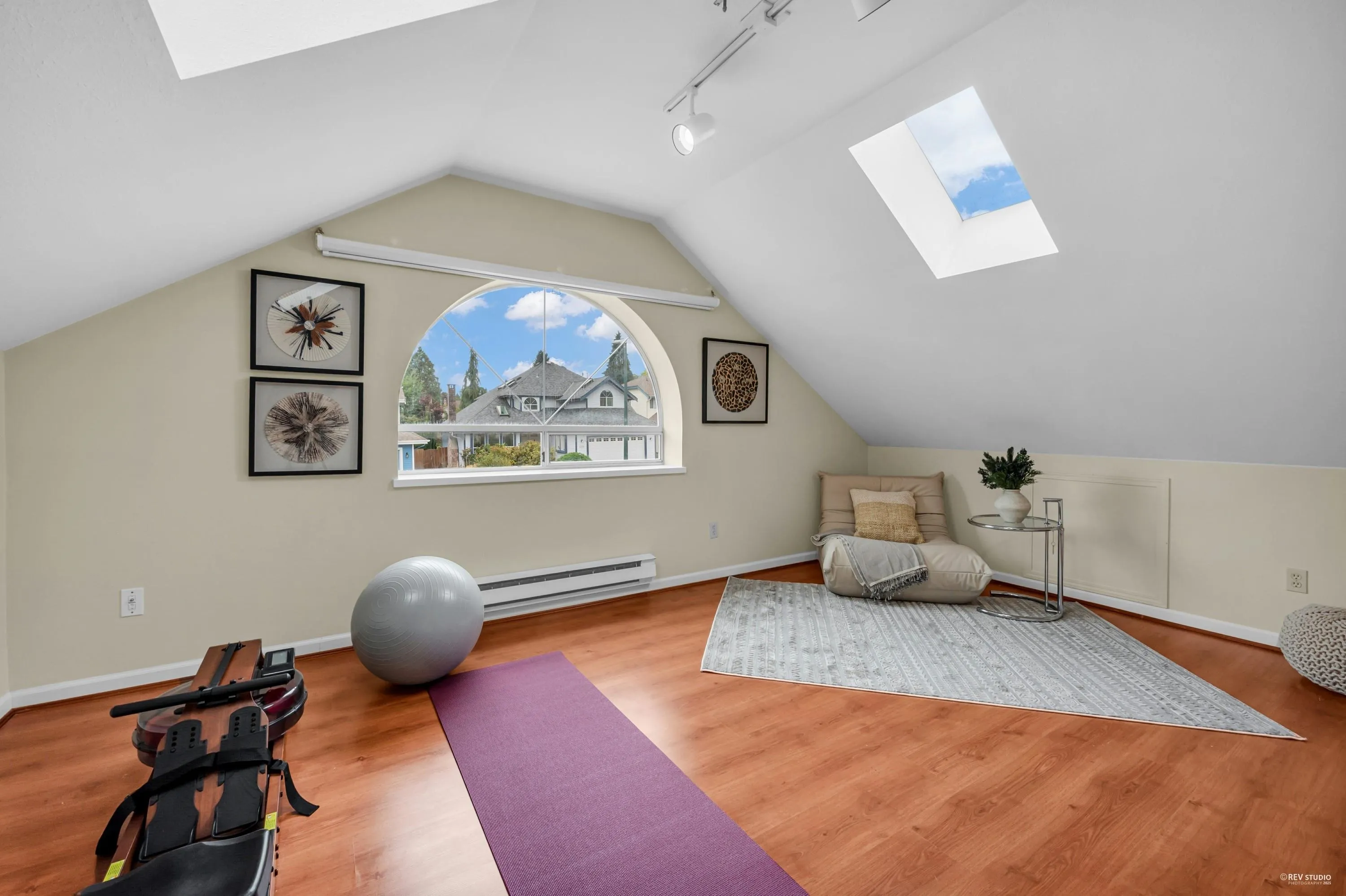 1830 Walnut Crescent