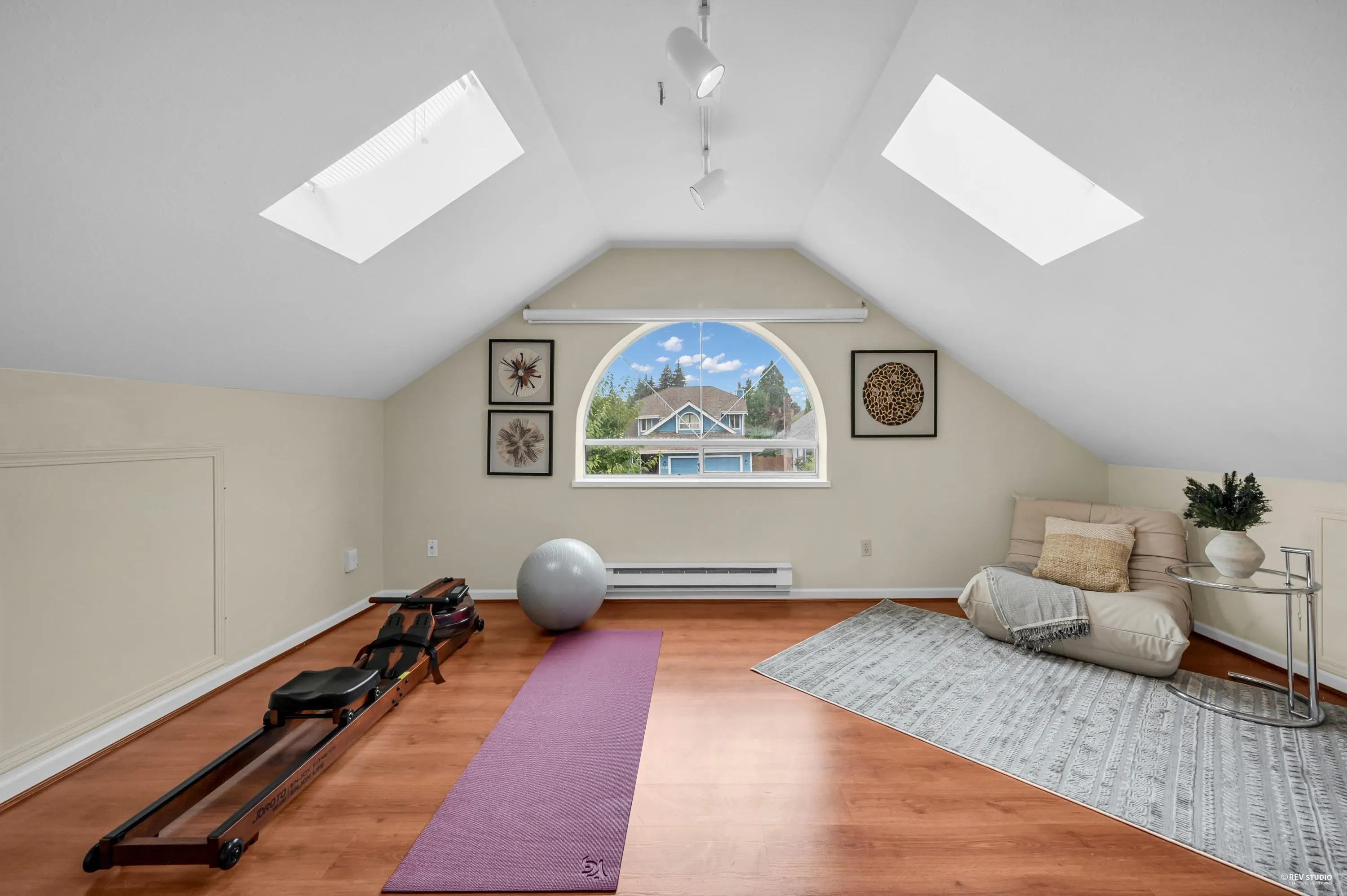 1830 Walnut Crescent