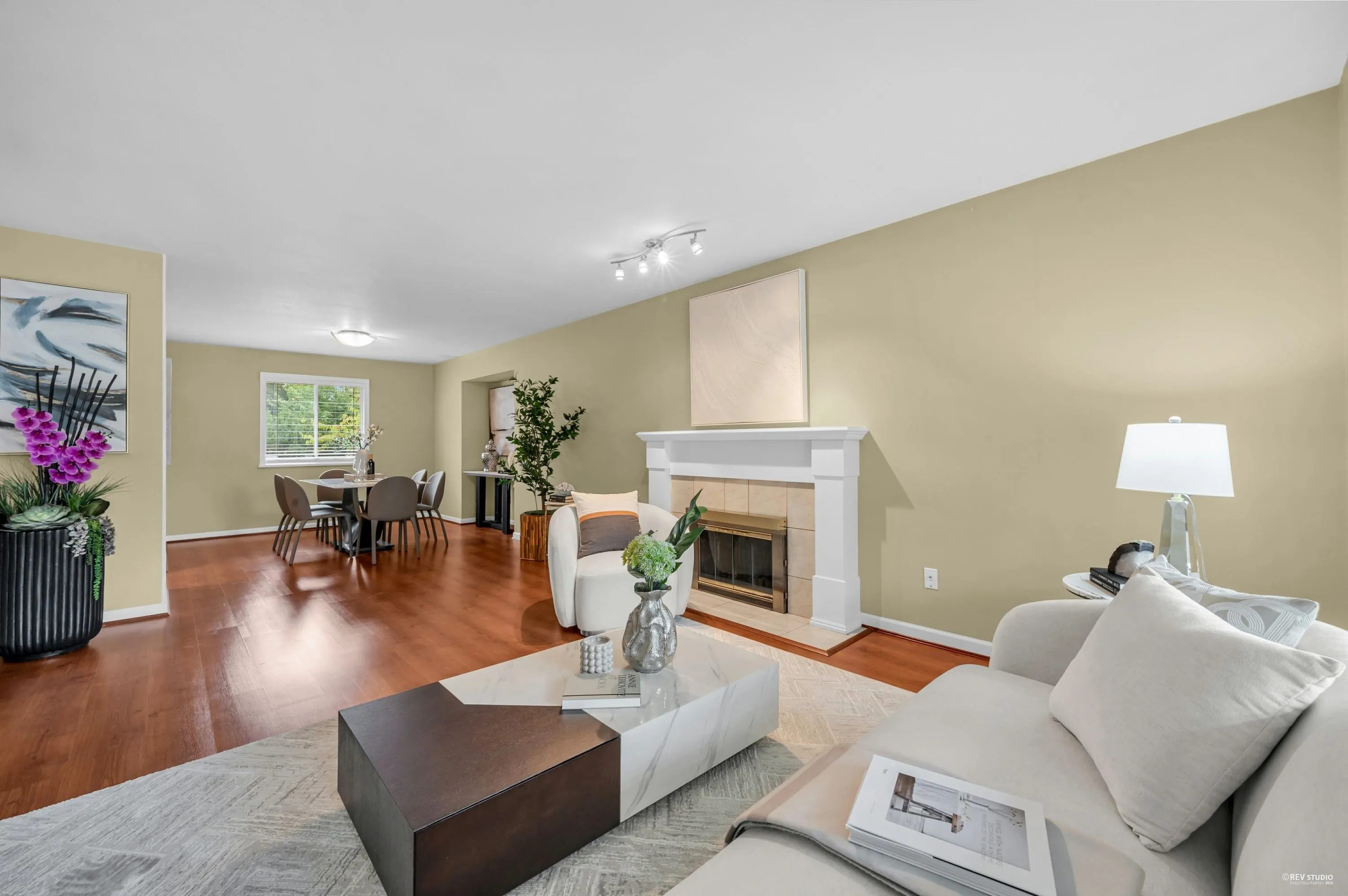 1830 Walnut Crescent