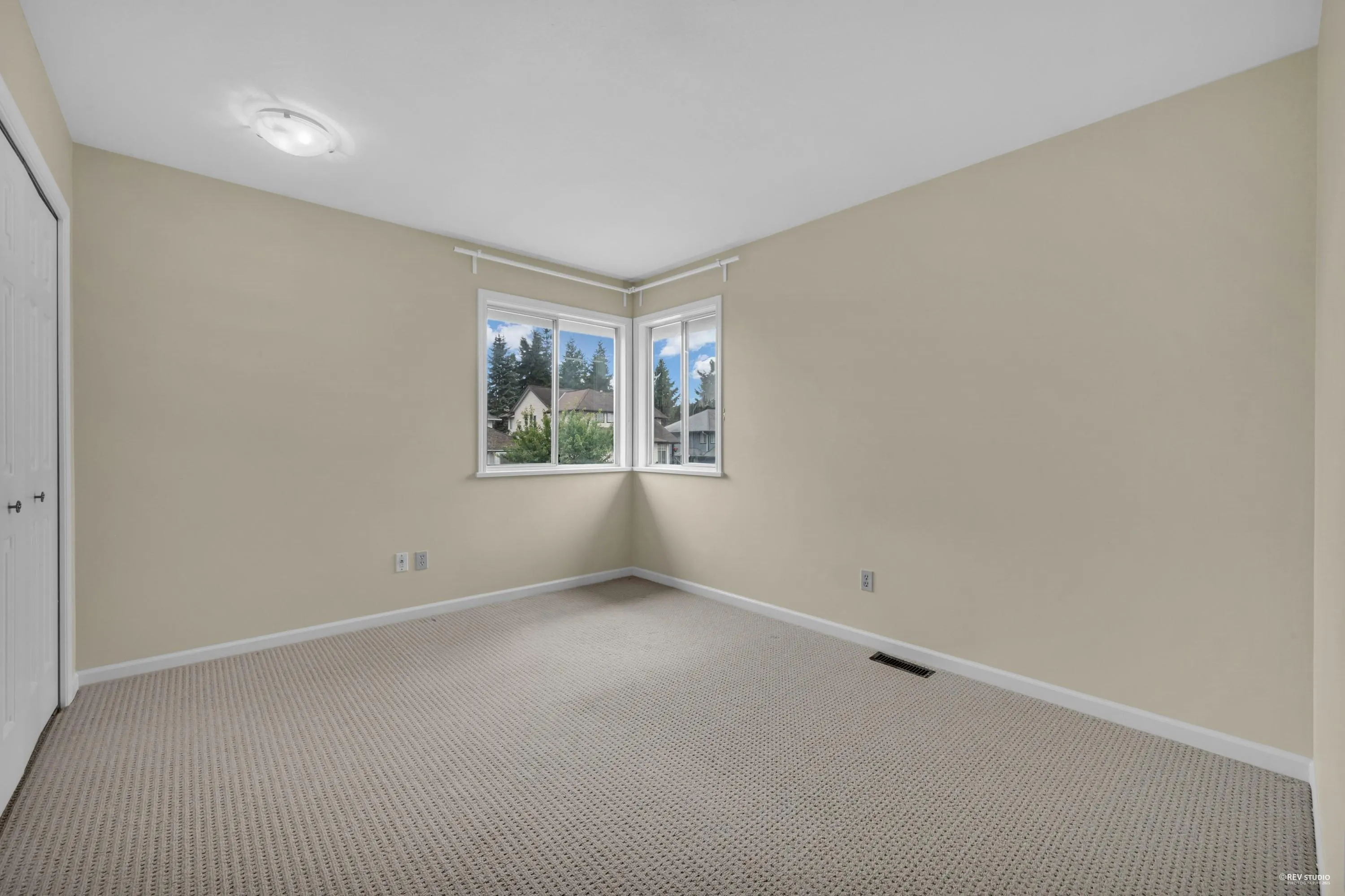 1830 Walnut Crescent
