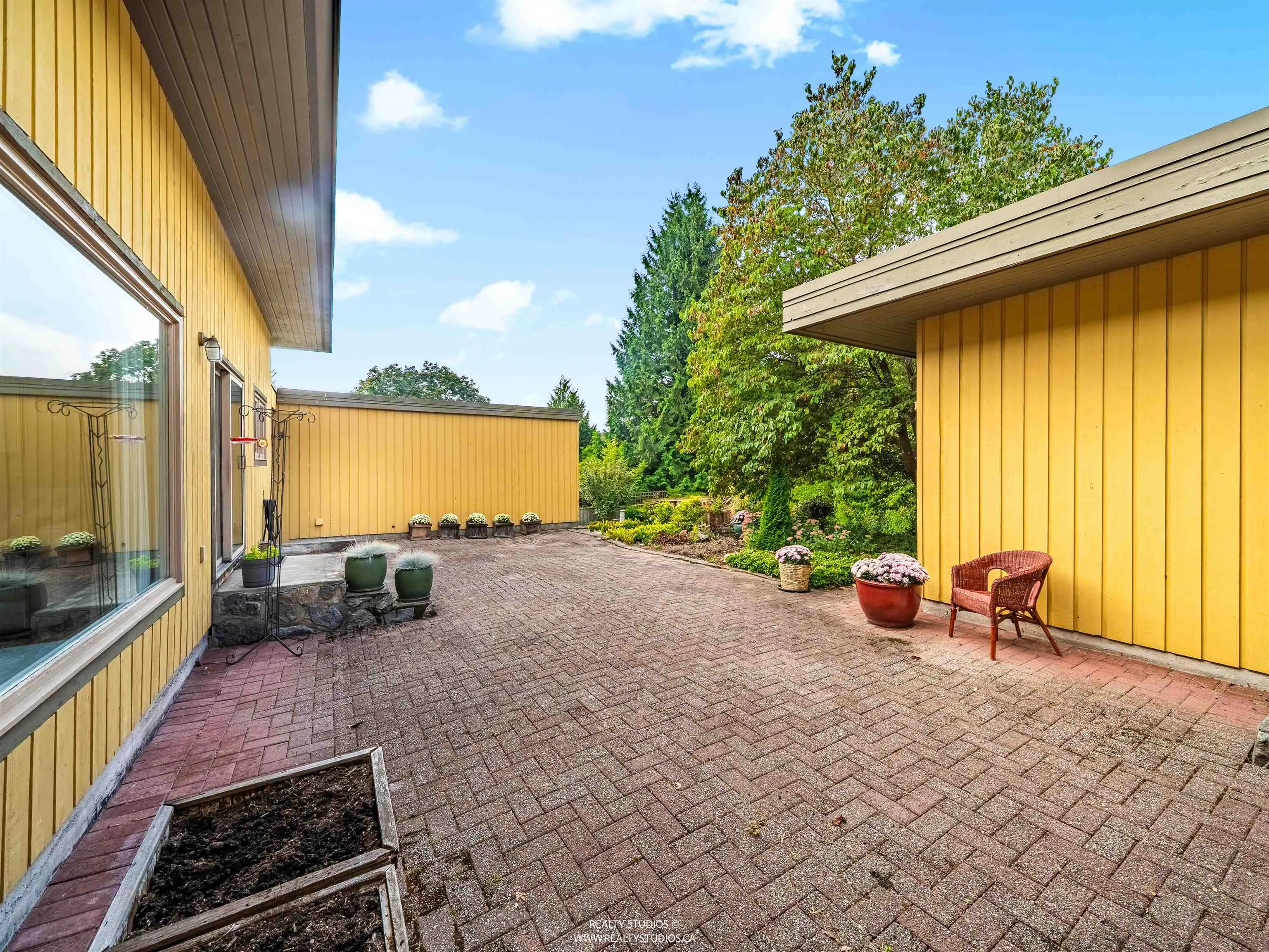 865 Margaree Place