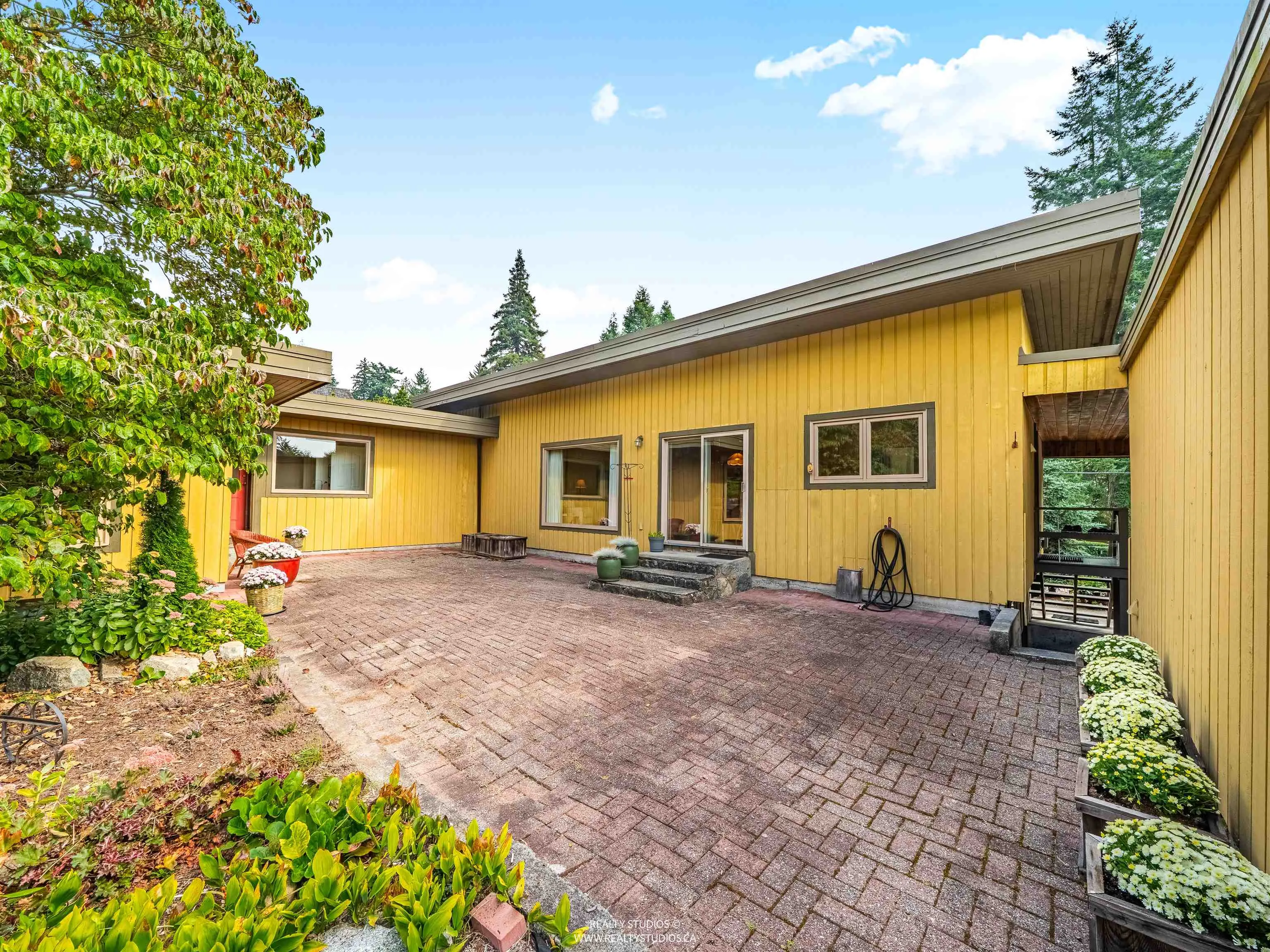 865 Margaree Place