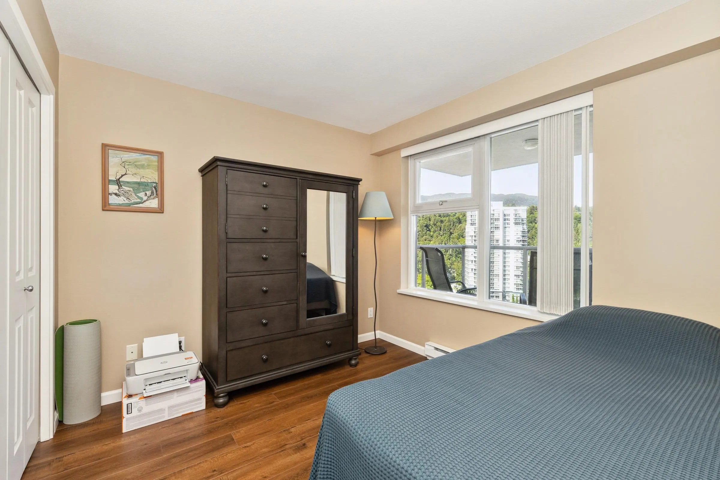 1706 235 Guildford Way