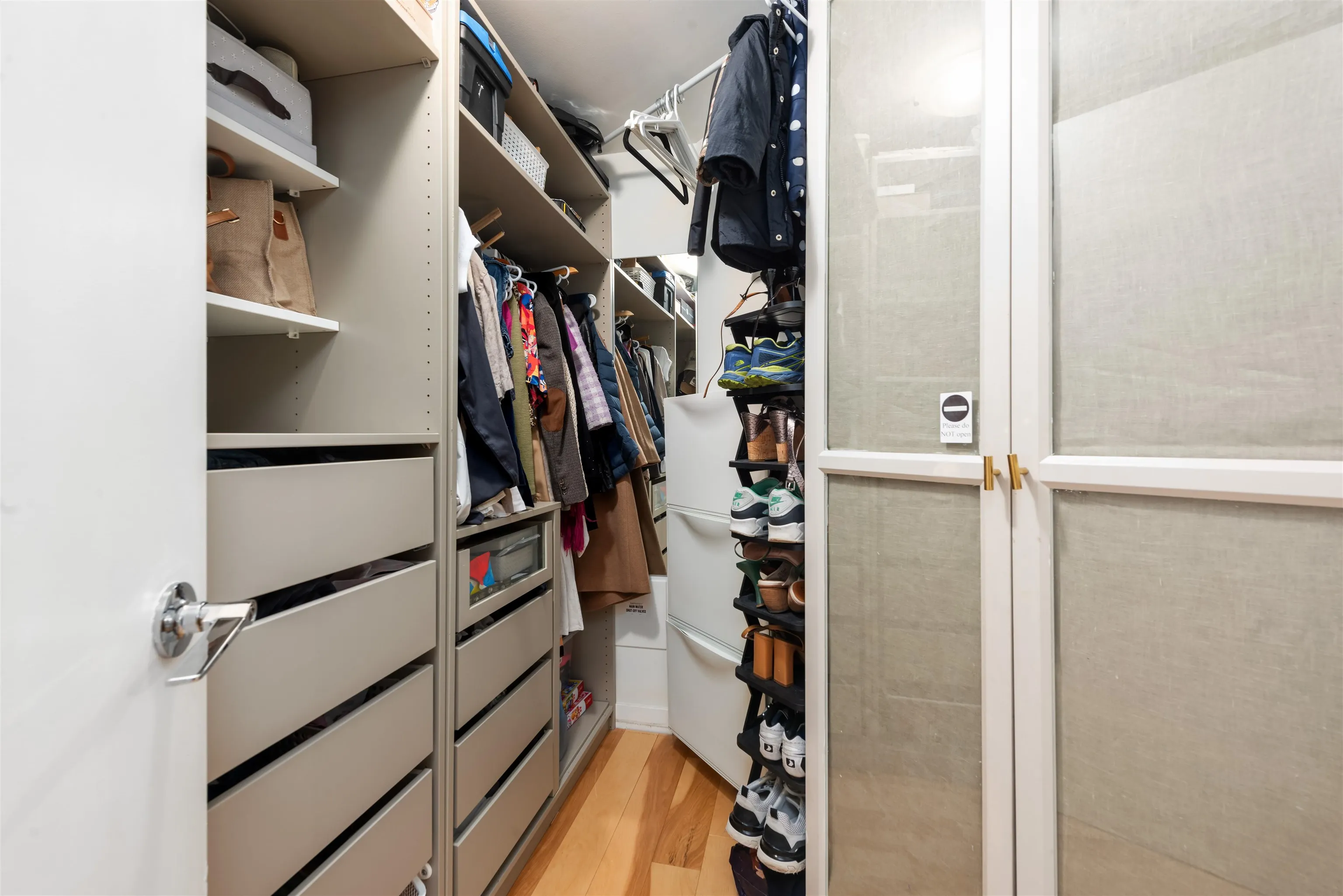 707 58 Keefer Place