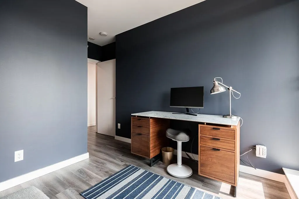 905 285 E 10th Avenue