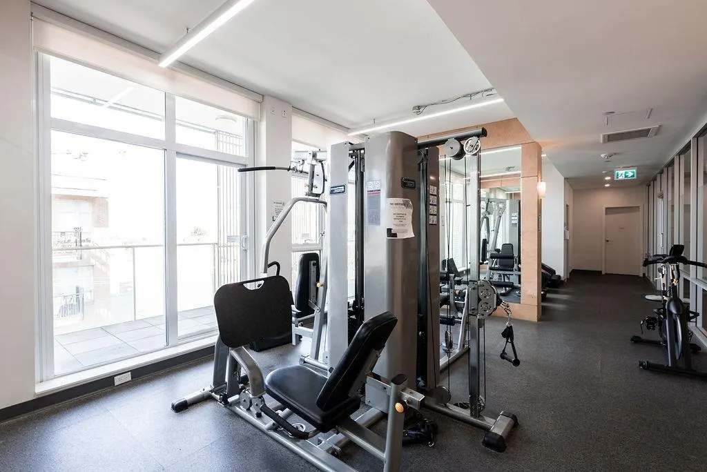 905 285 E 10th Avenue