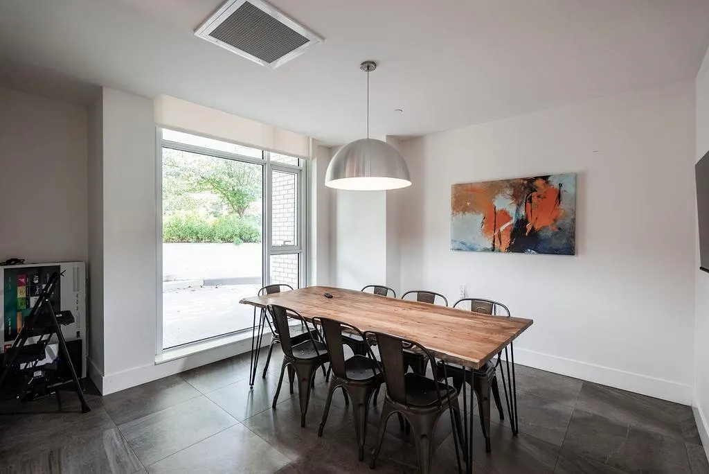 905 285 E 10th Avenue