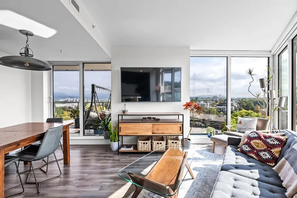 905 285 E 10th Avenue