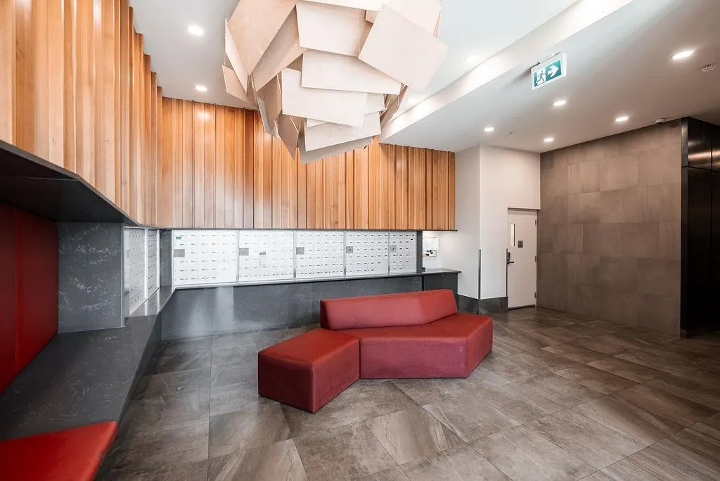 905 285 E 10th Avenue