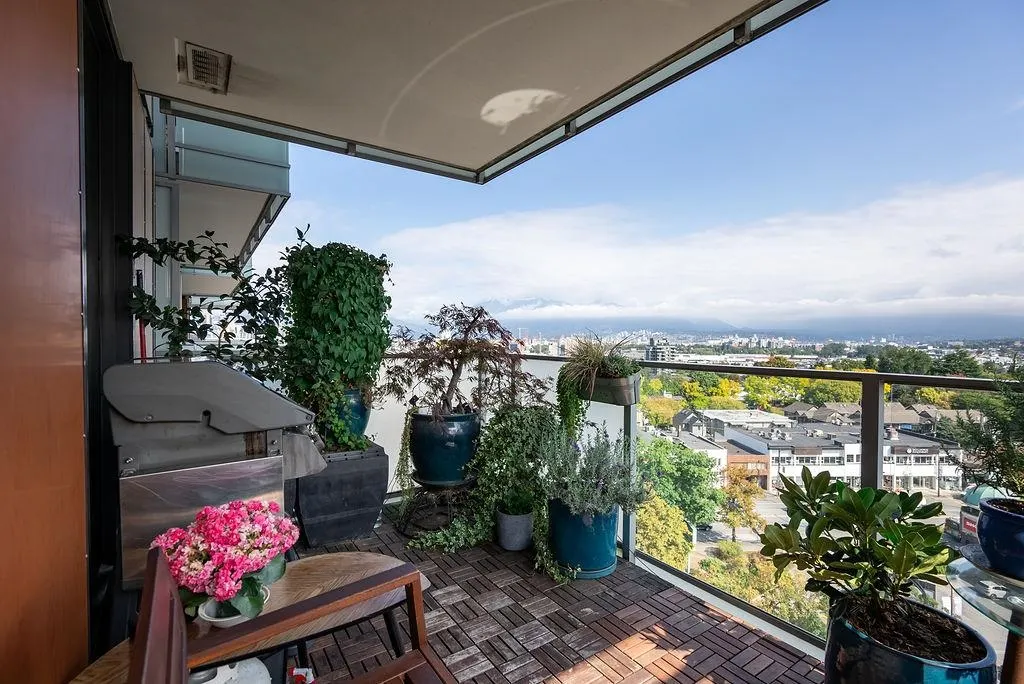 905 285 E 10th Avenue