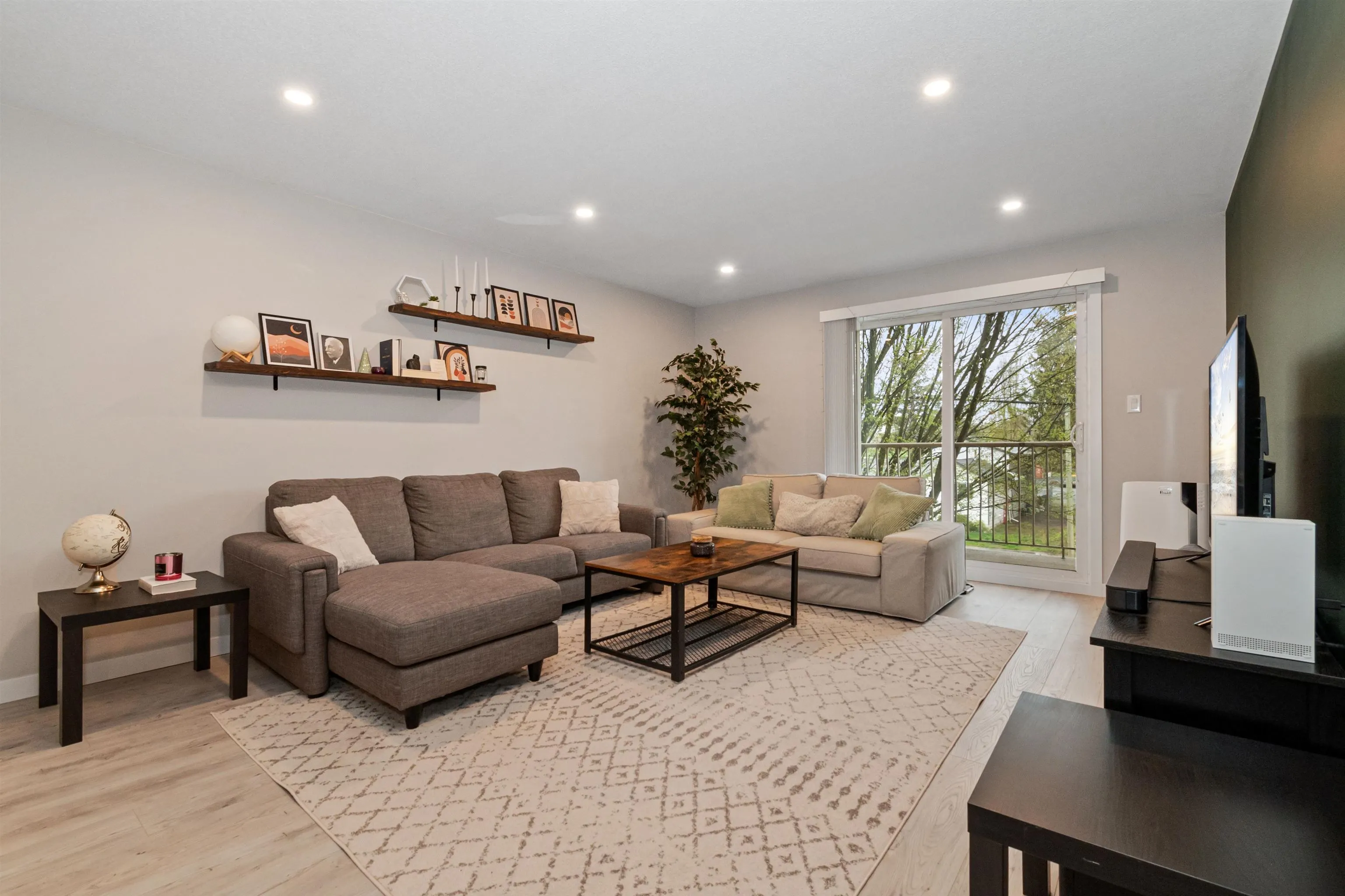 306 7694 Evans Road