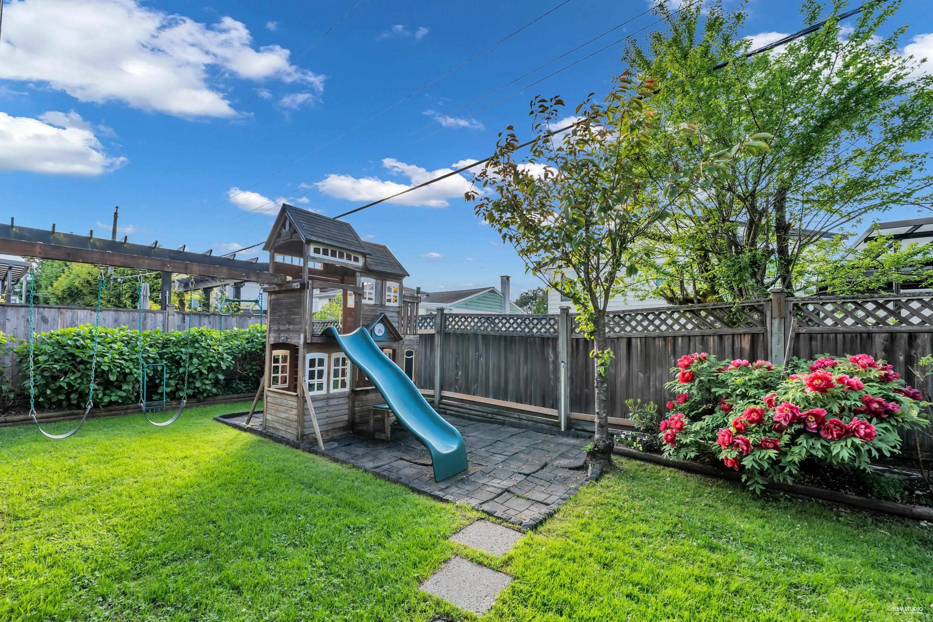 8371 Fairhurst Road