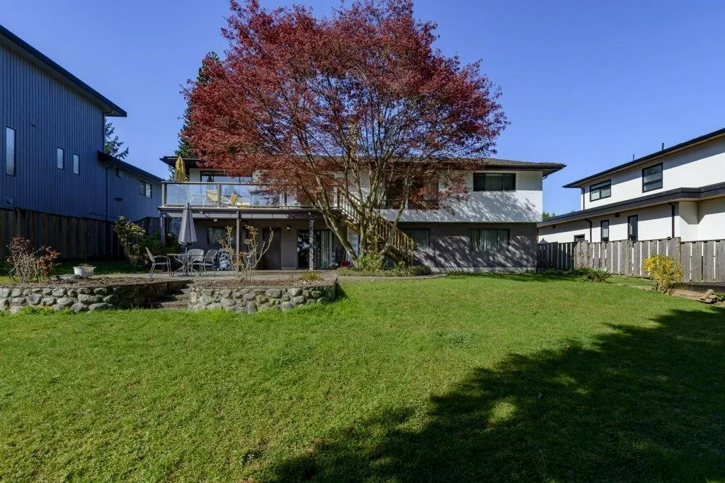 8194 Woodlake Court