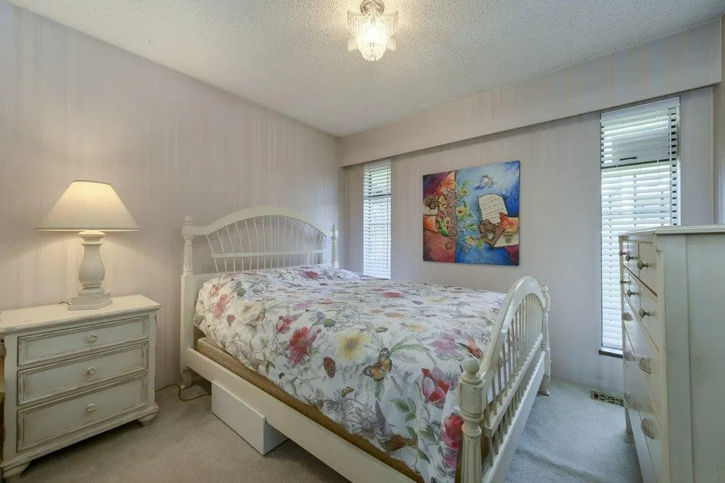 8194 Woodlake Court