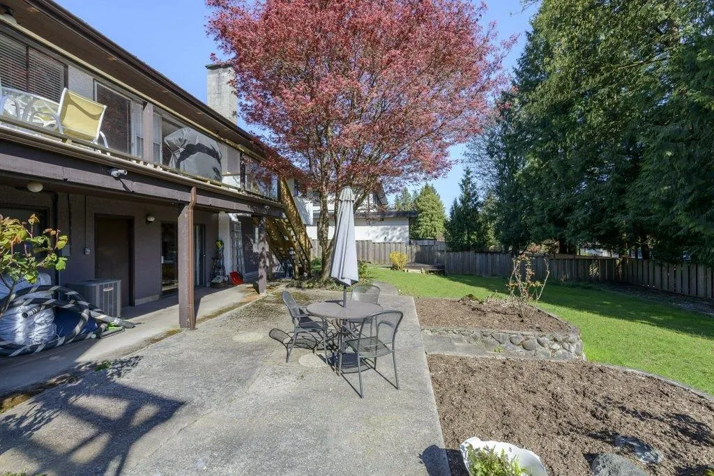 8194 Woodlake Court