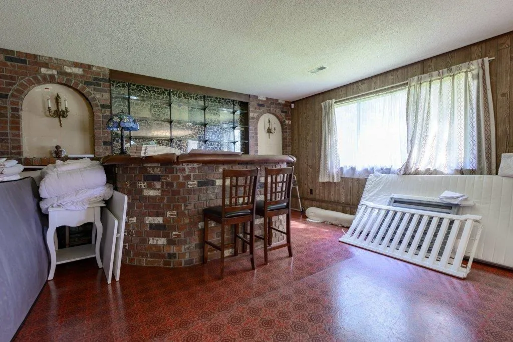8194 Woodlake Court