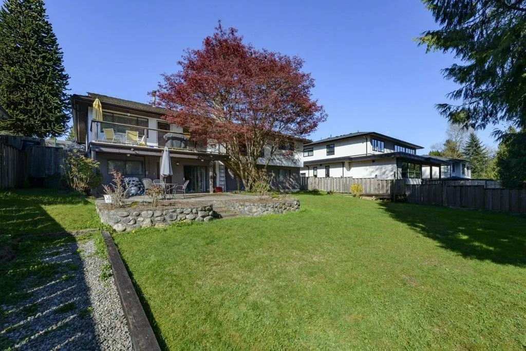 8194 Woodlake Court
