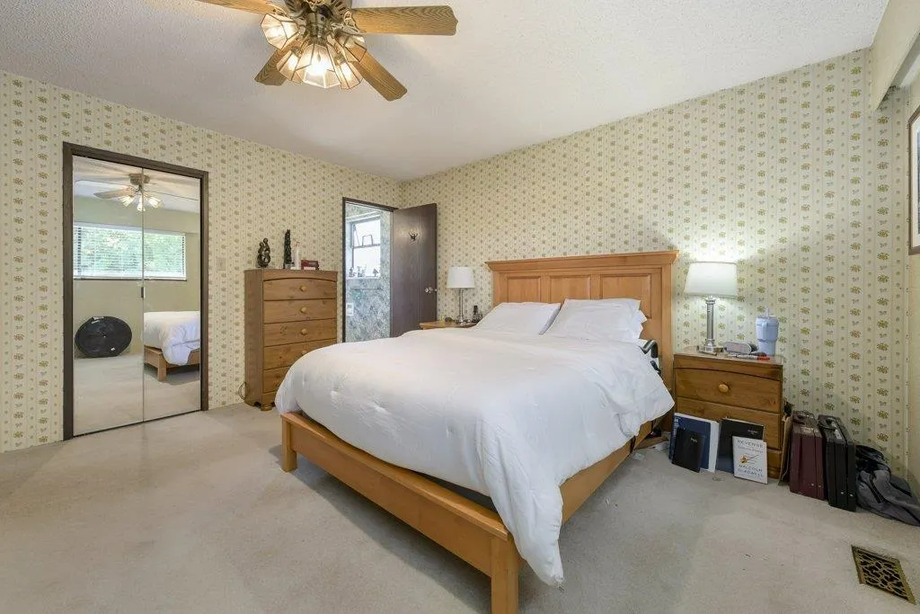 8194 Woodlake Court