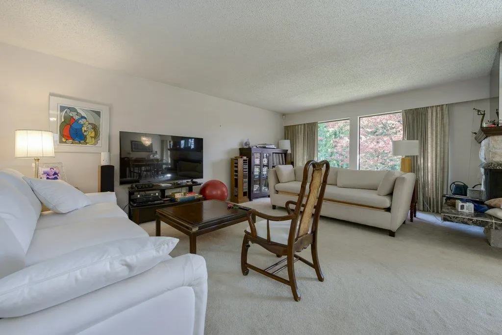 8194 Woodlake Court
