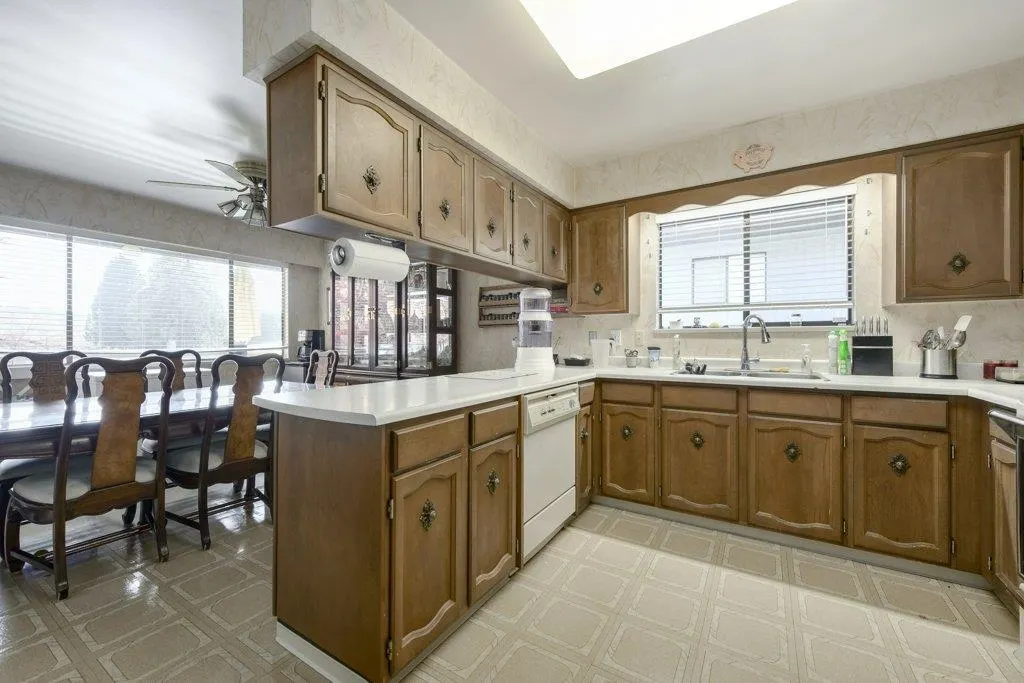 8194 Woodlake Court