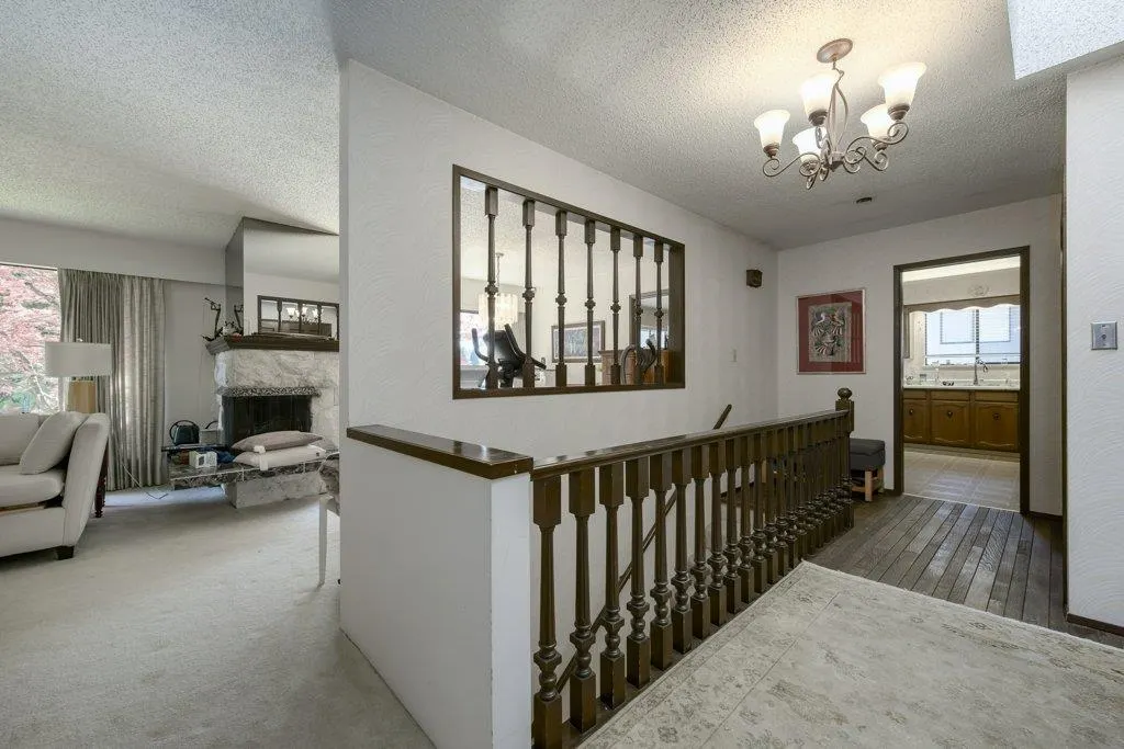 8194 Woodlake Court