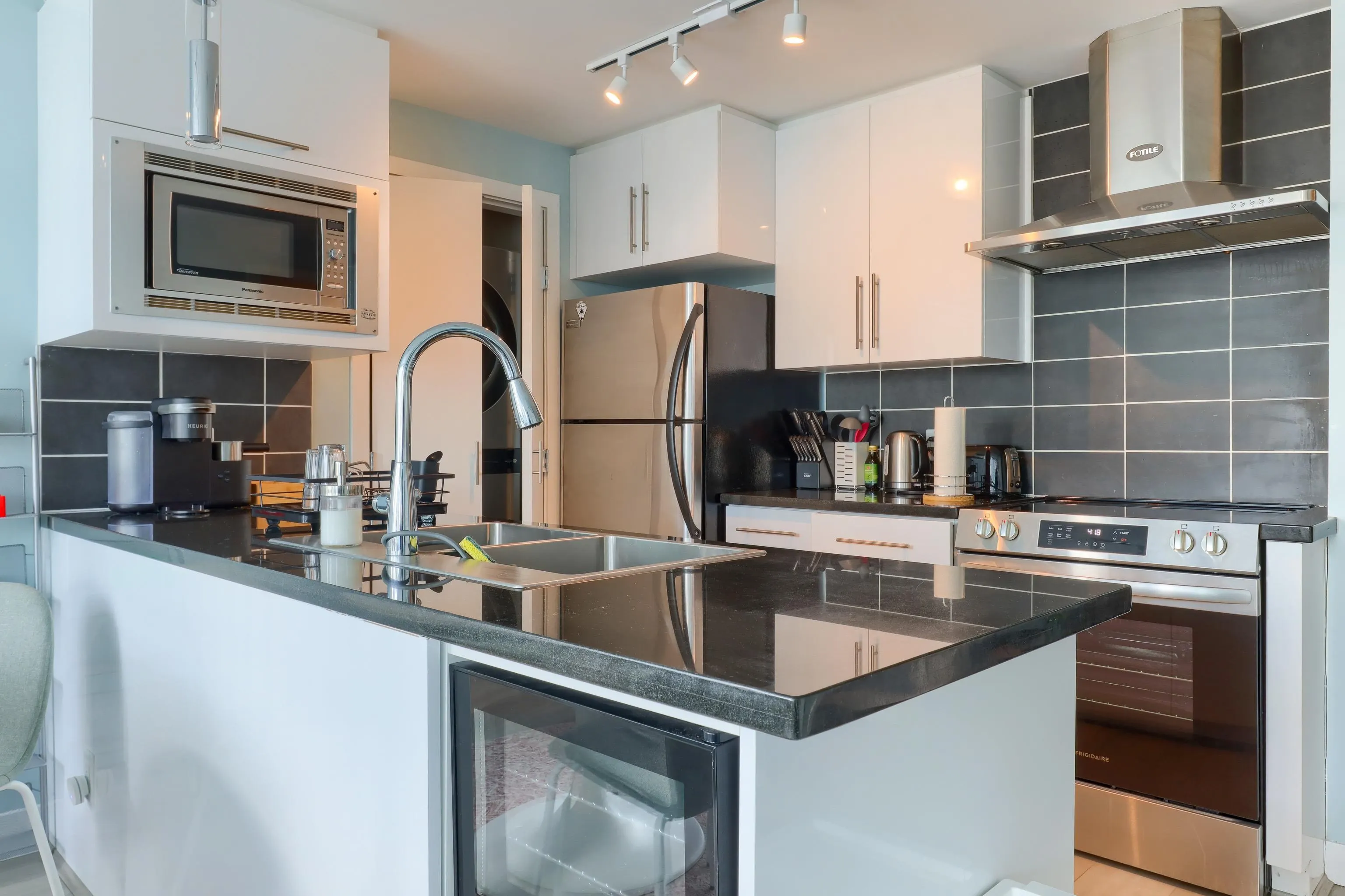 2601 188 Keefer Place