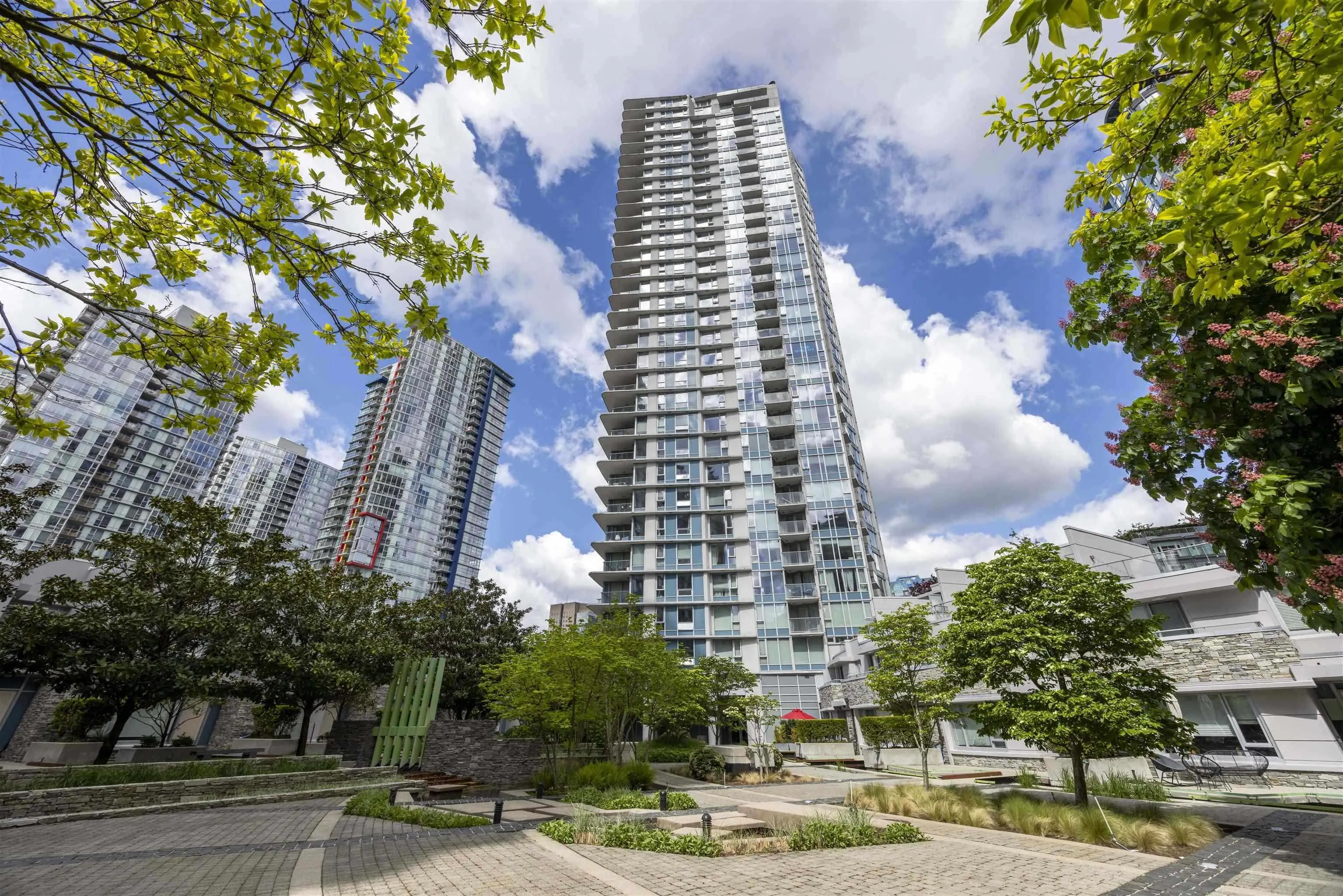 2601 188 Keefer Place