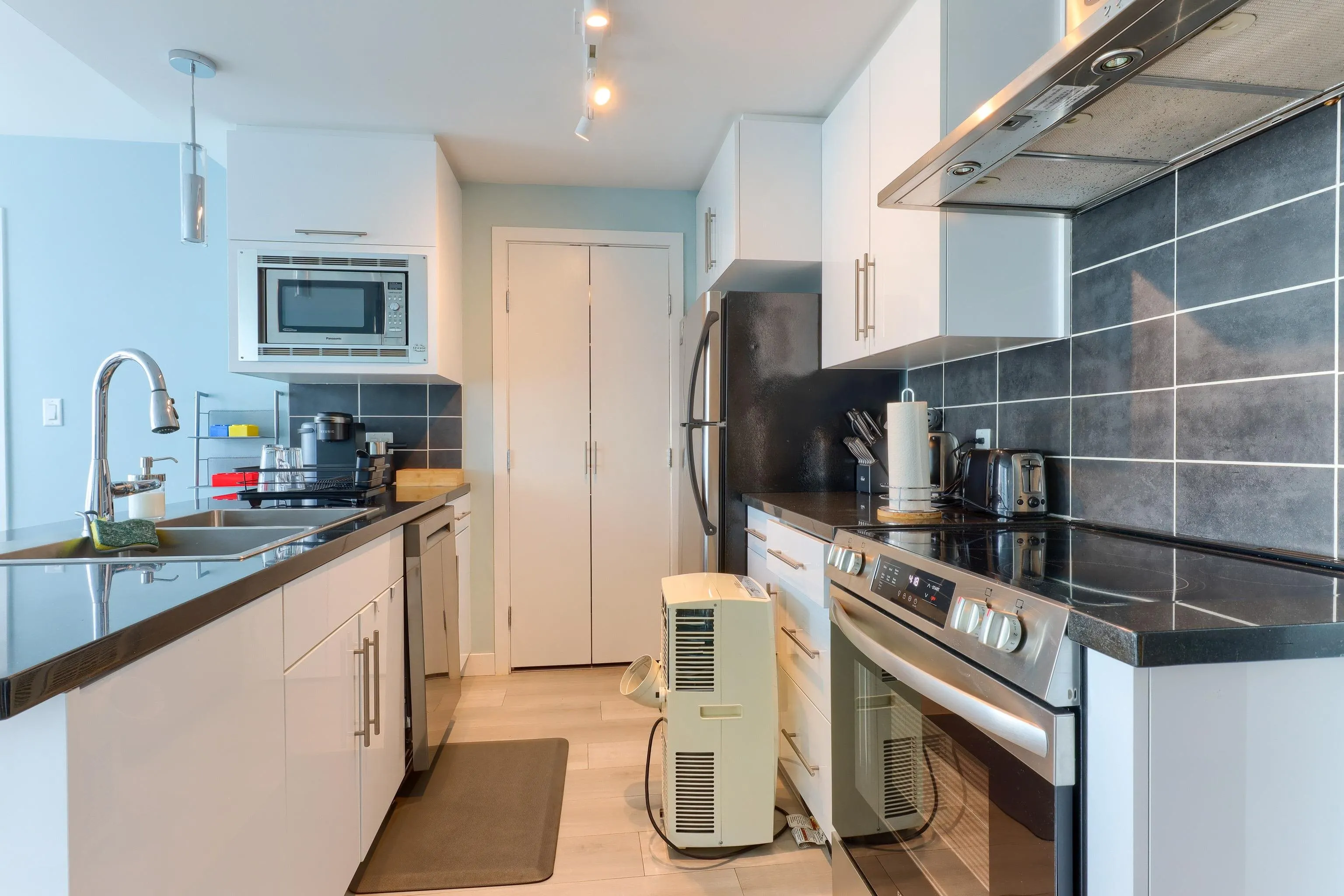 2601 188 Keefer Place