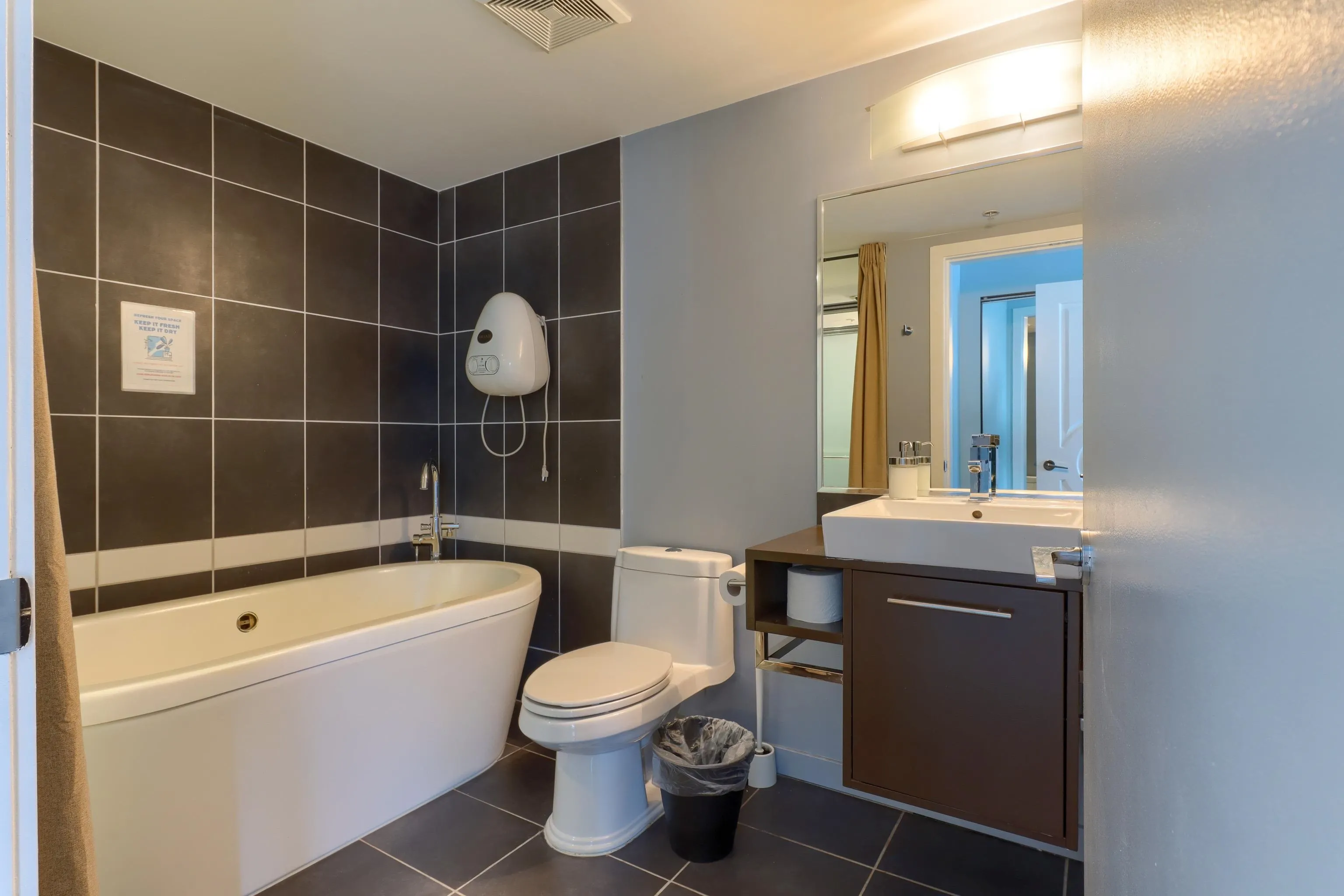 2601 188 Keefer Place