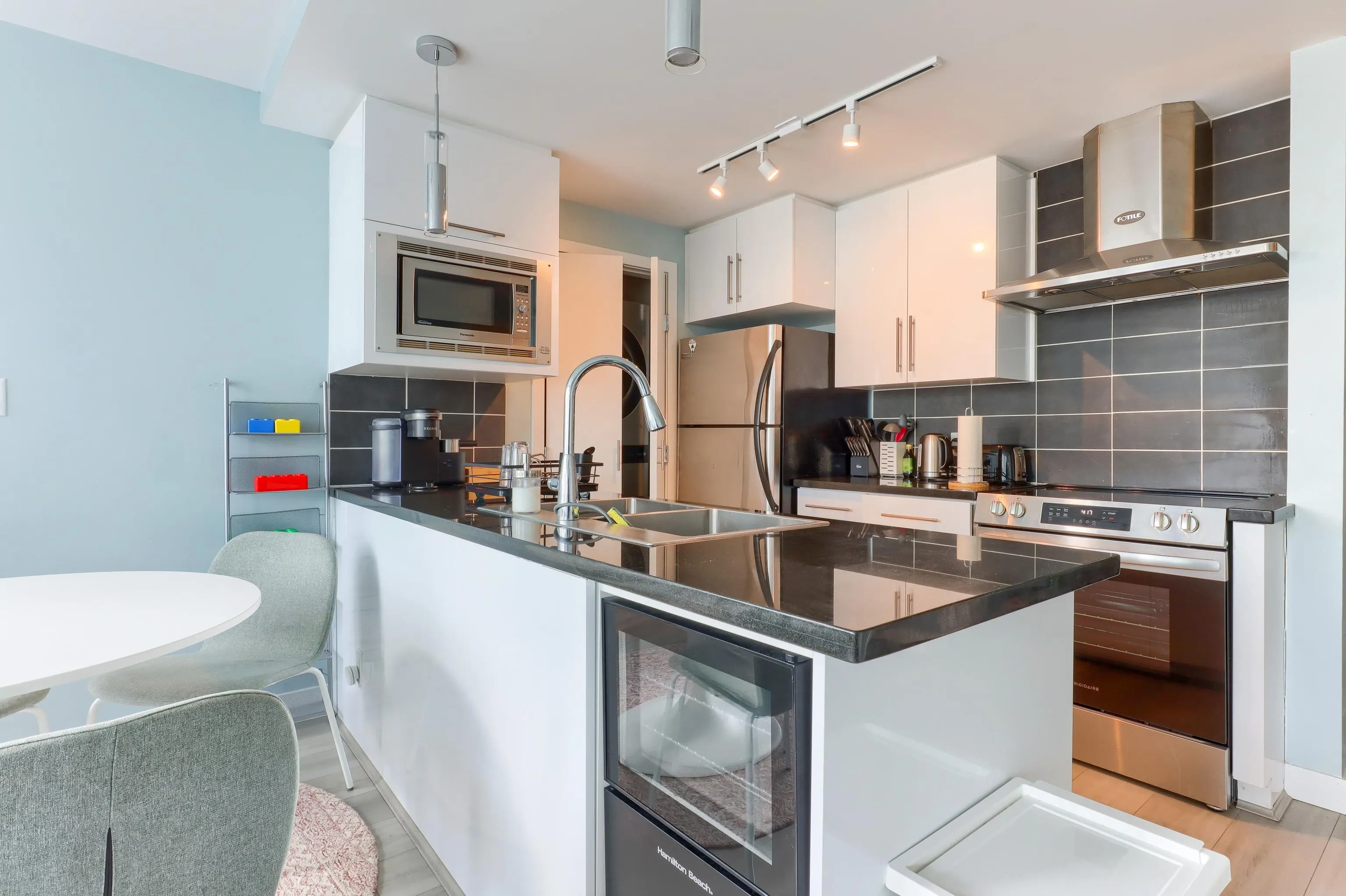 2601 188 Keefer Place