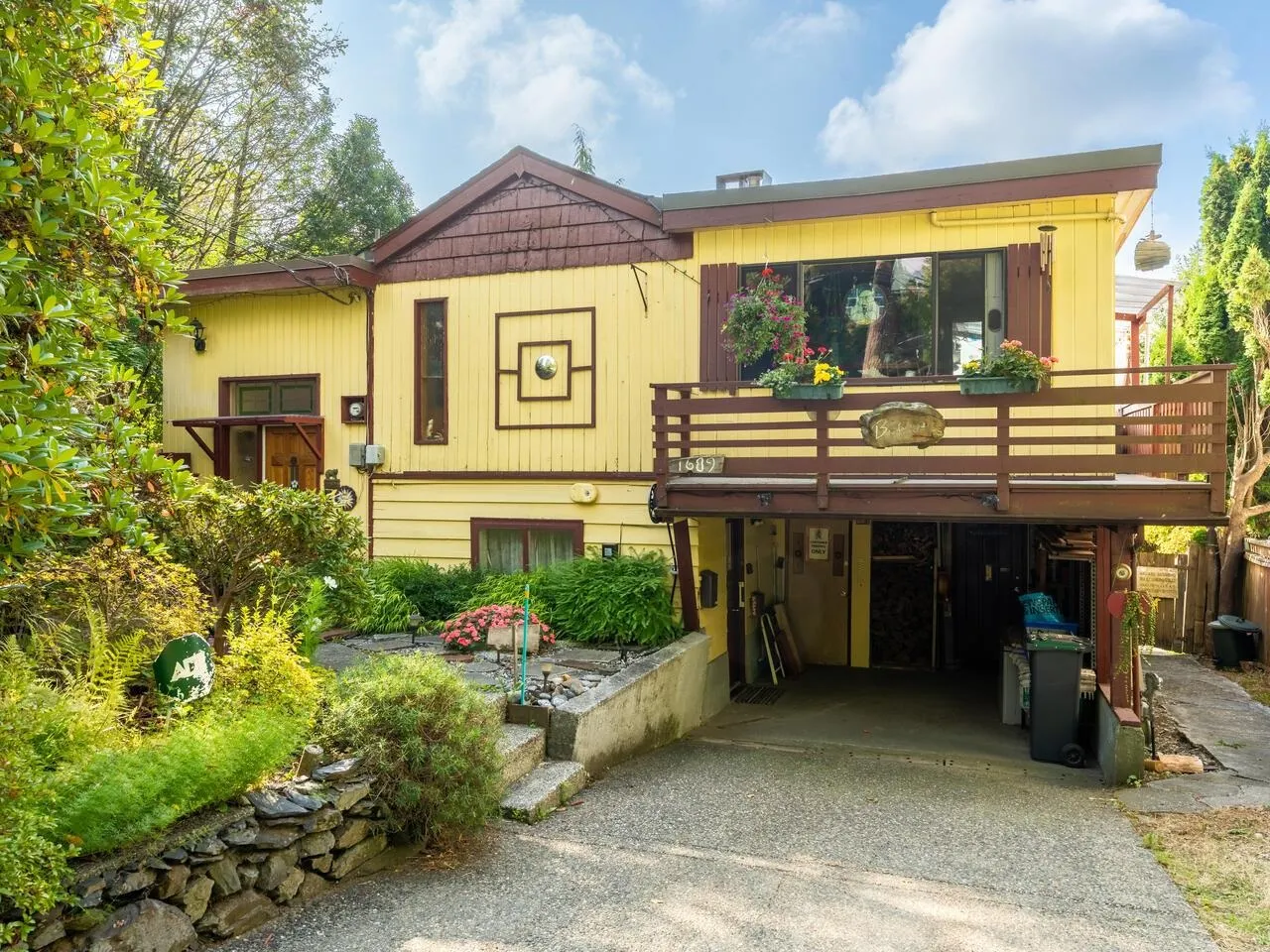 1689 Peters Road