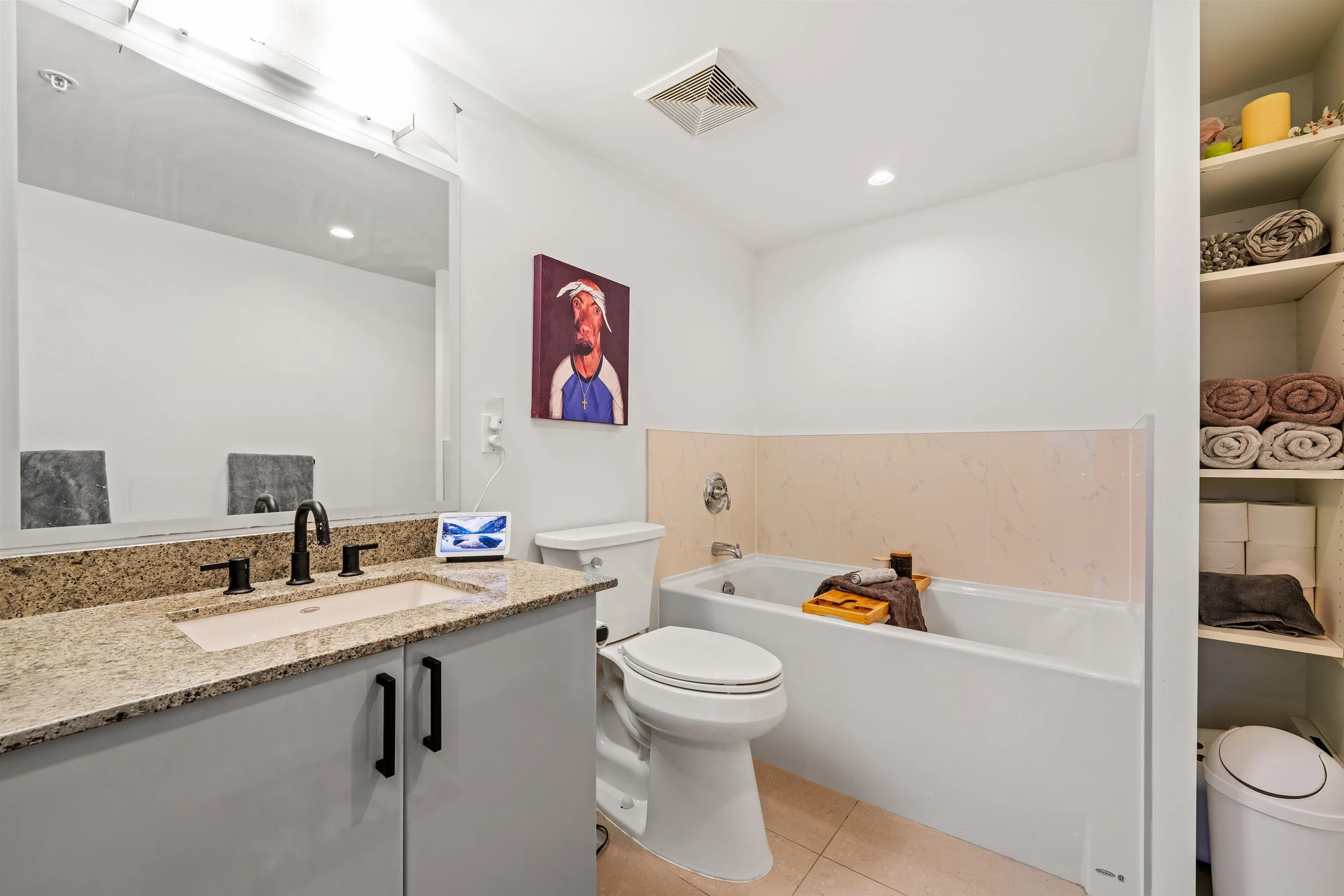 1004 1887 Crowe Street