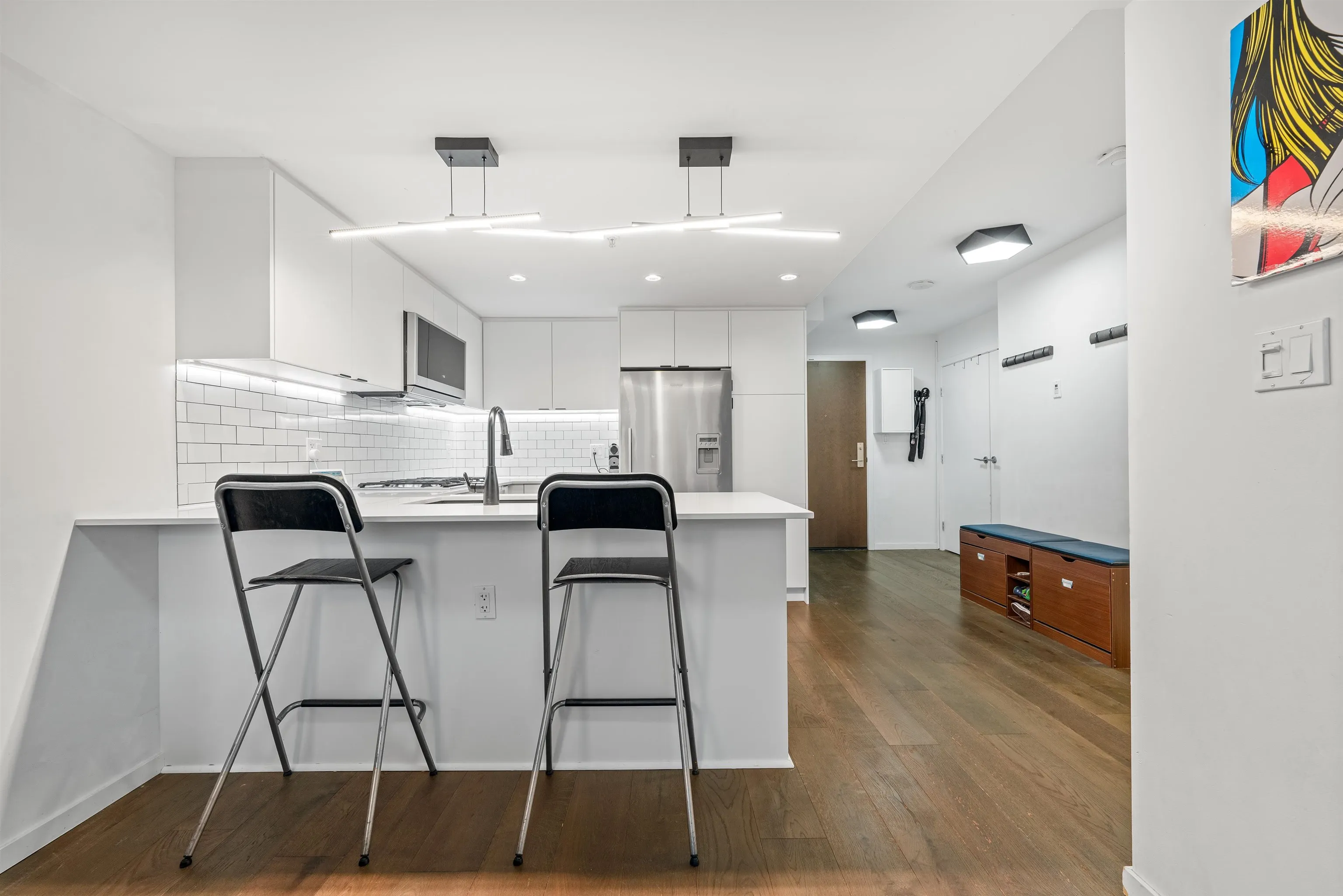 1004 1887 Crowe Street