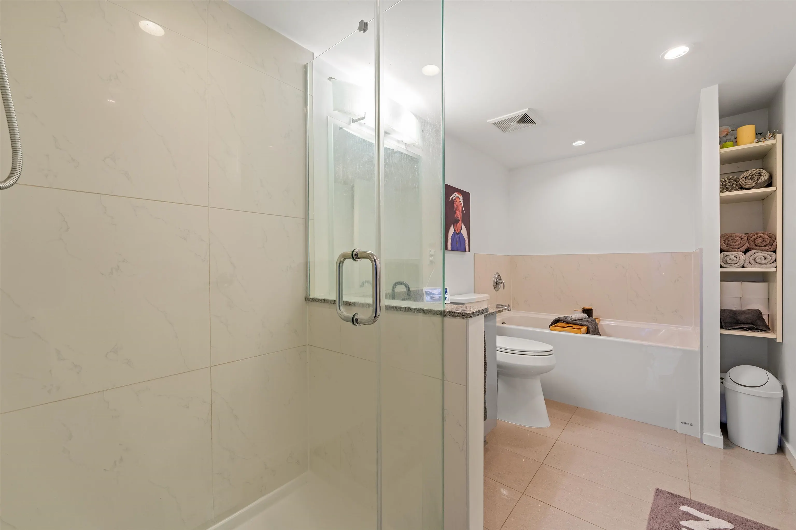 1004 1887 Crowe Street