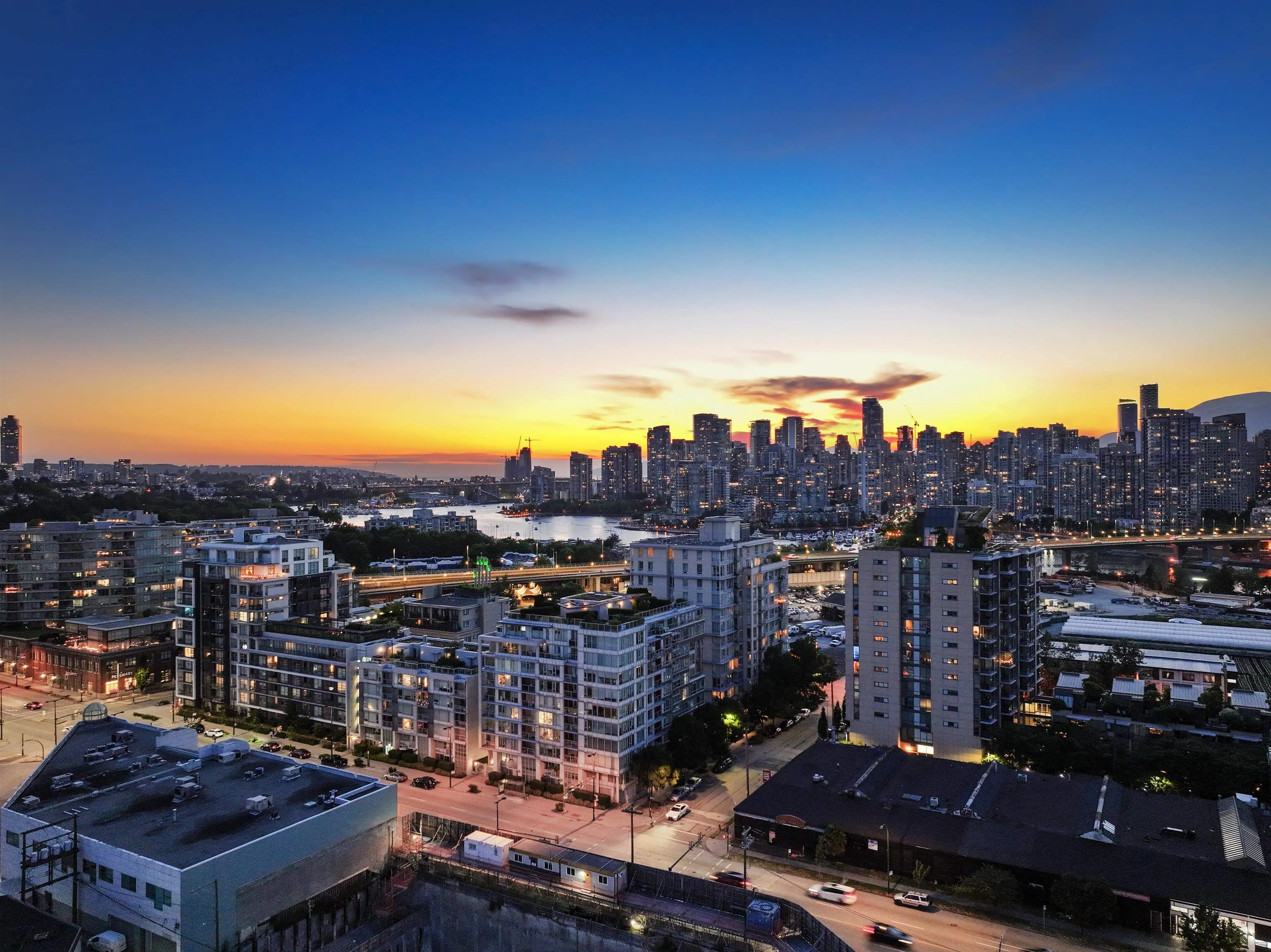 1004 1887 Crowe Street