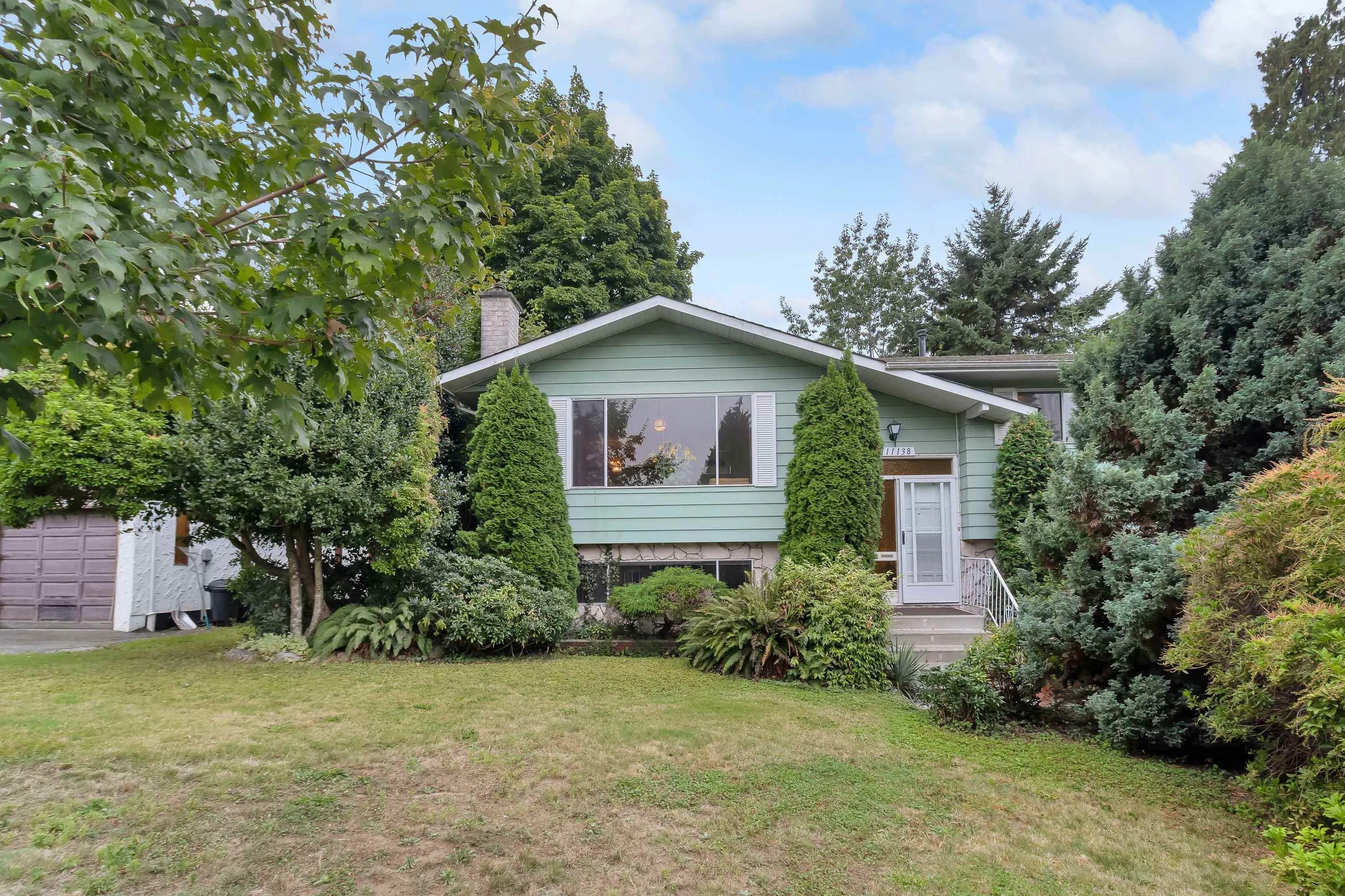 11138 84b Avenue