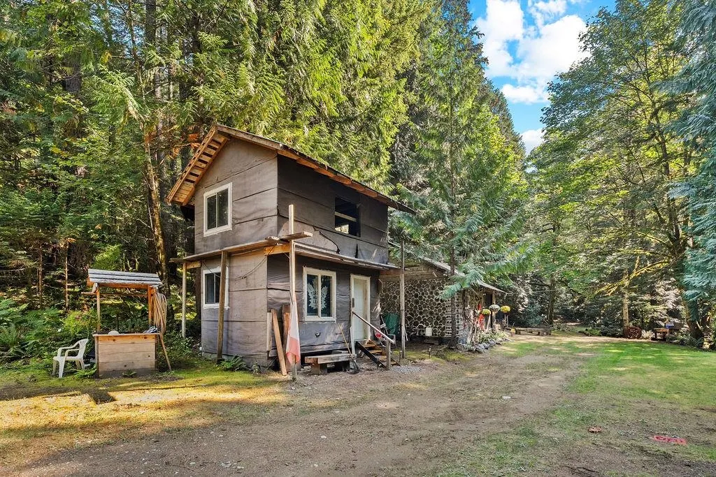 2045 N Rustad Road