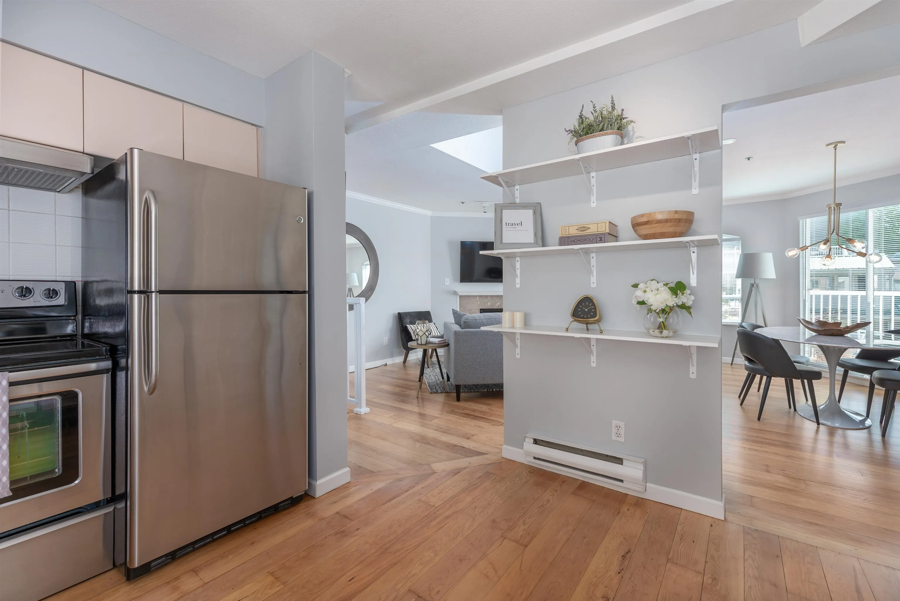 208 788 W 8th Avenue