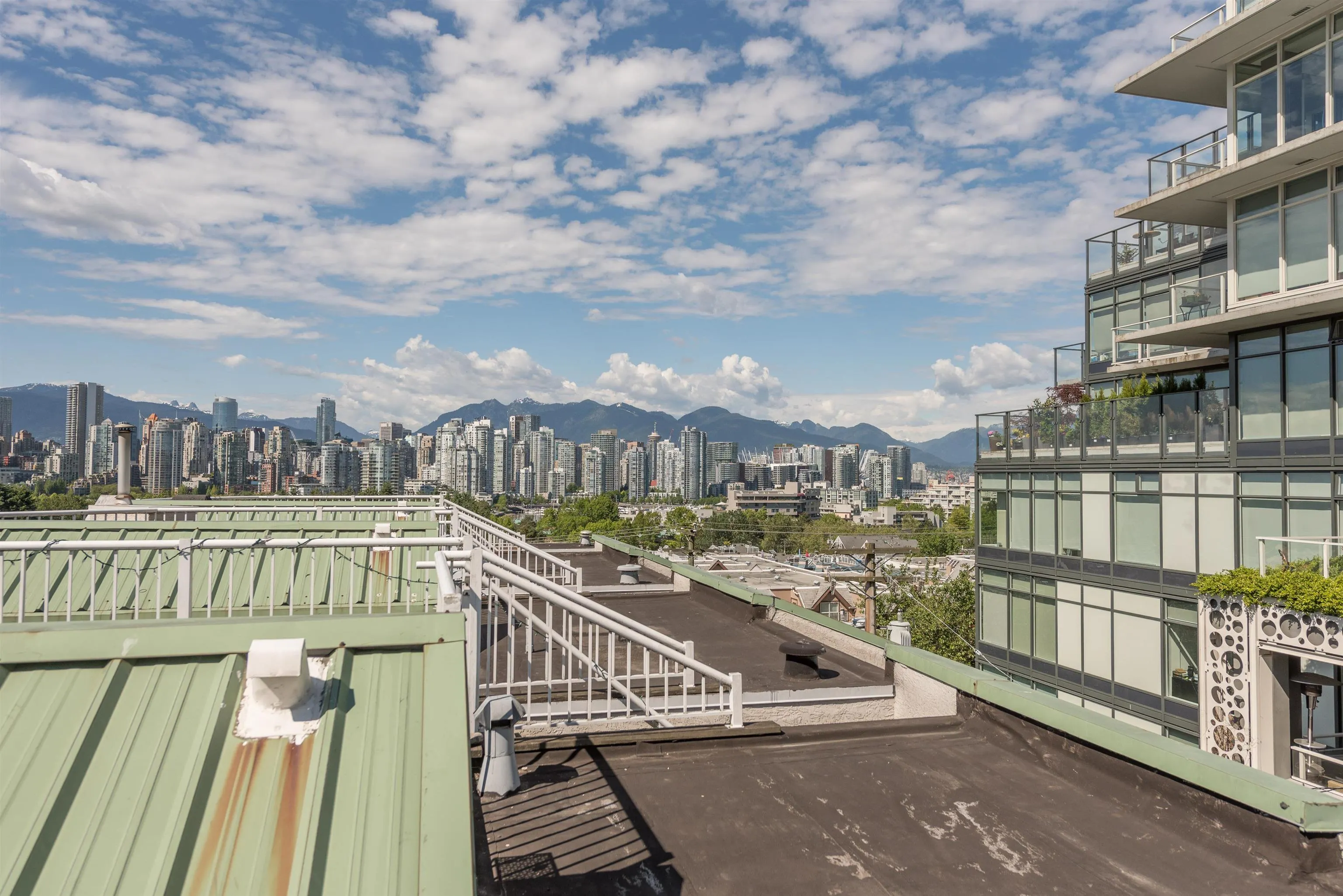 208 788 W 8th Avenue