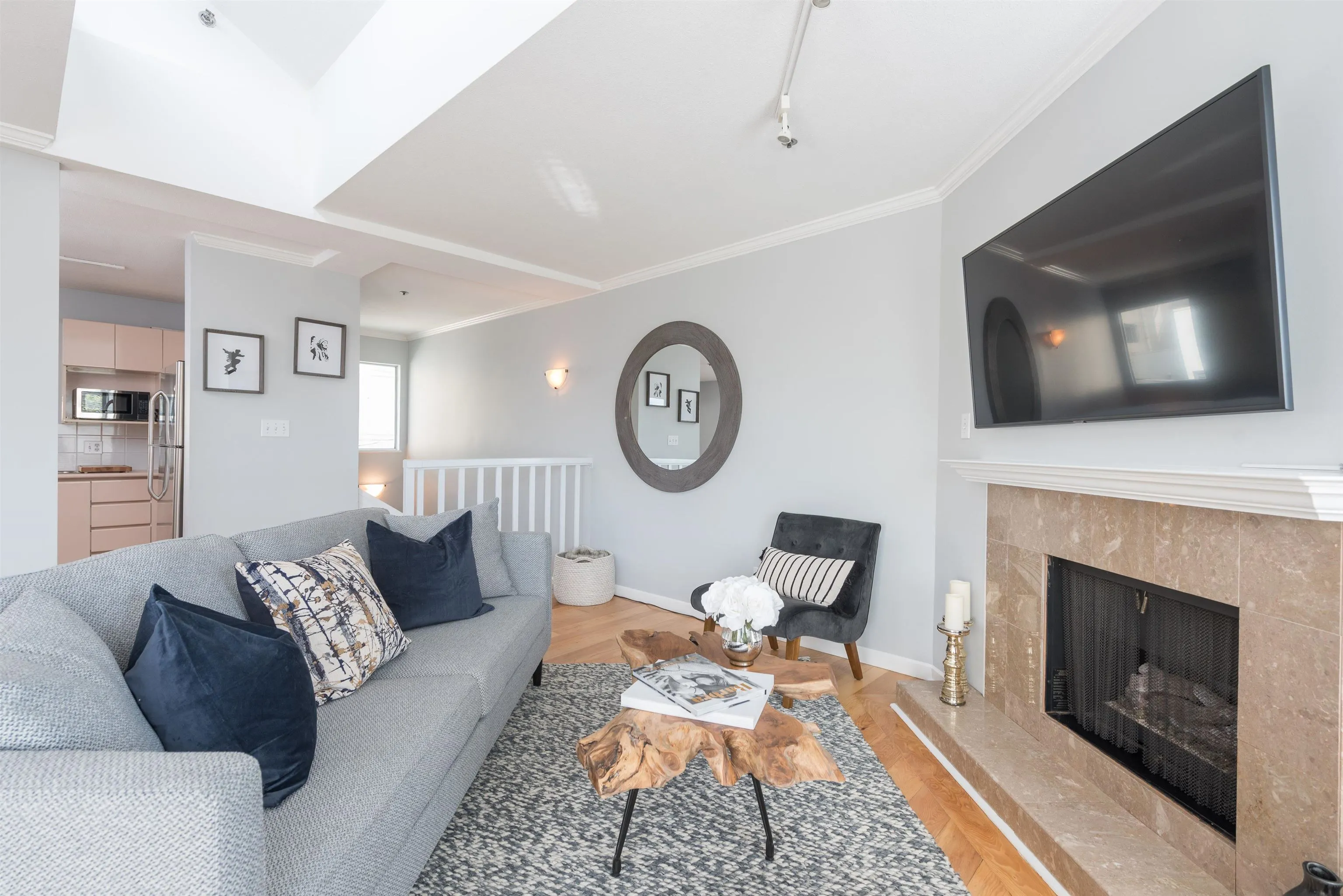 208 788 W 8th Avenue