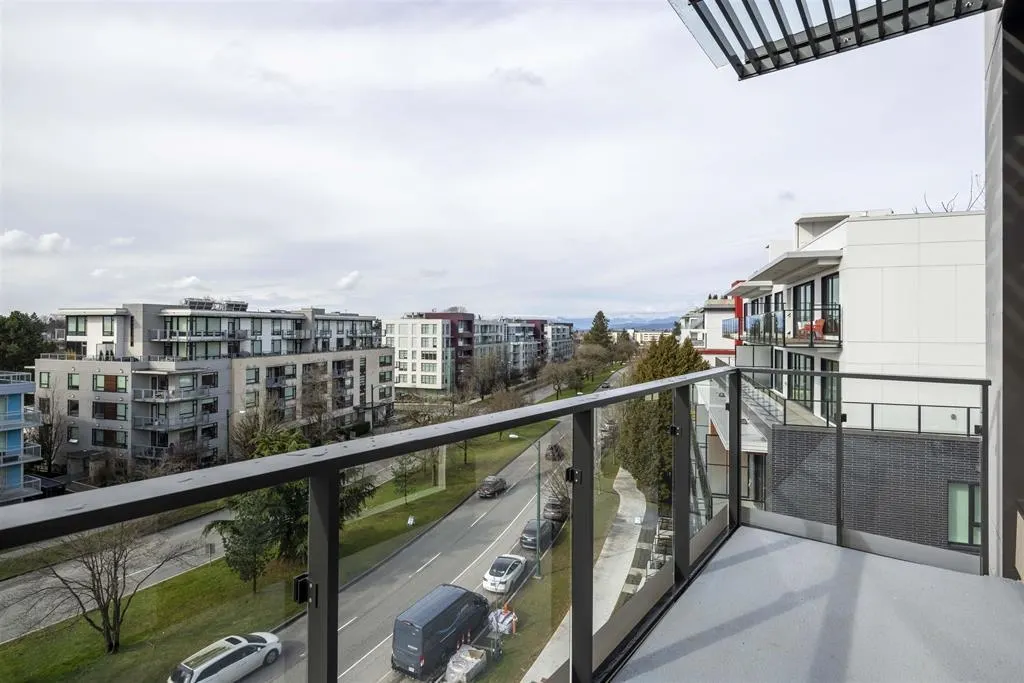 607 5212 Cambie Street